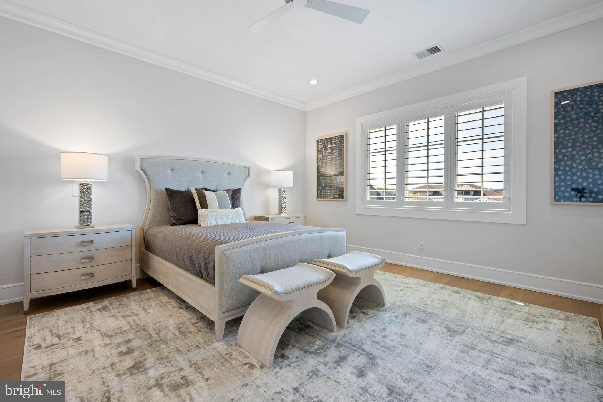 SHOWFIELD - Residential