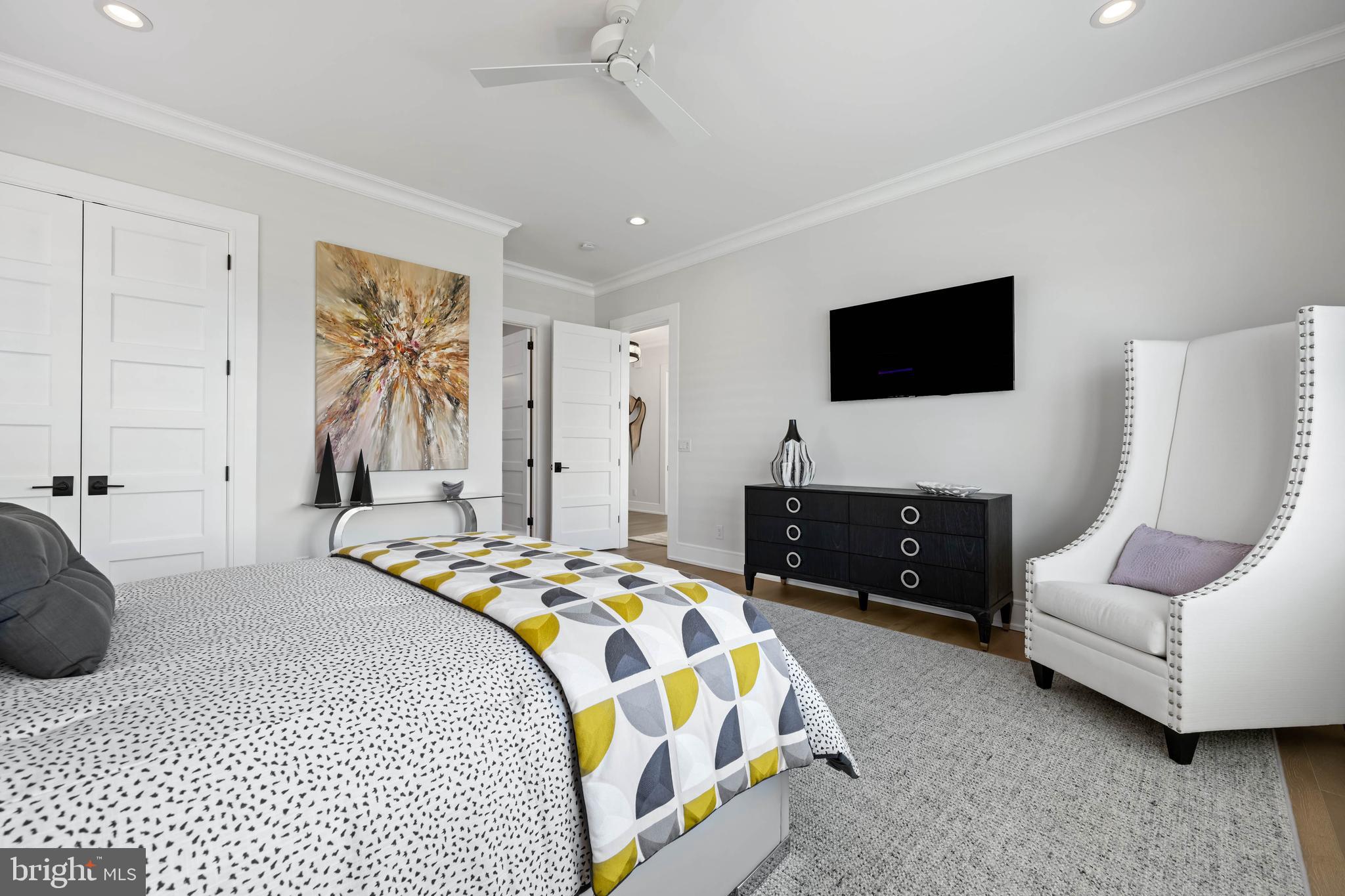 SHOWFIELD - Residential