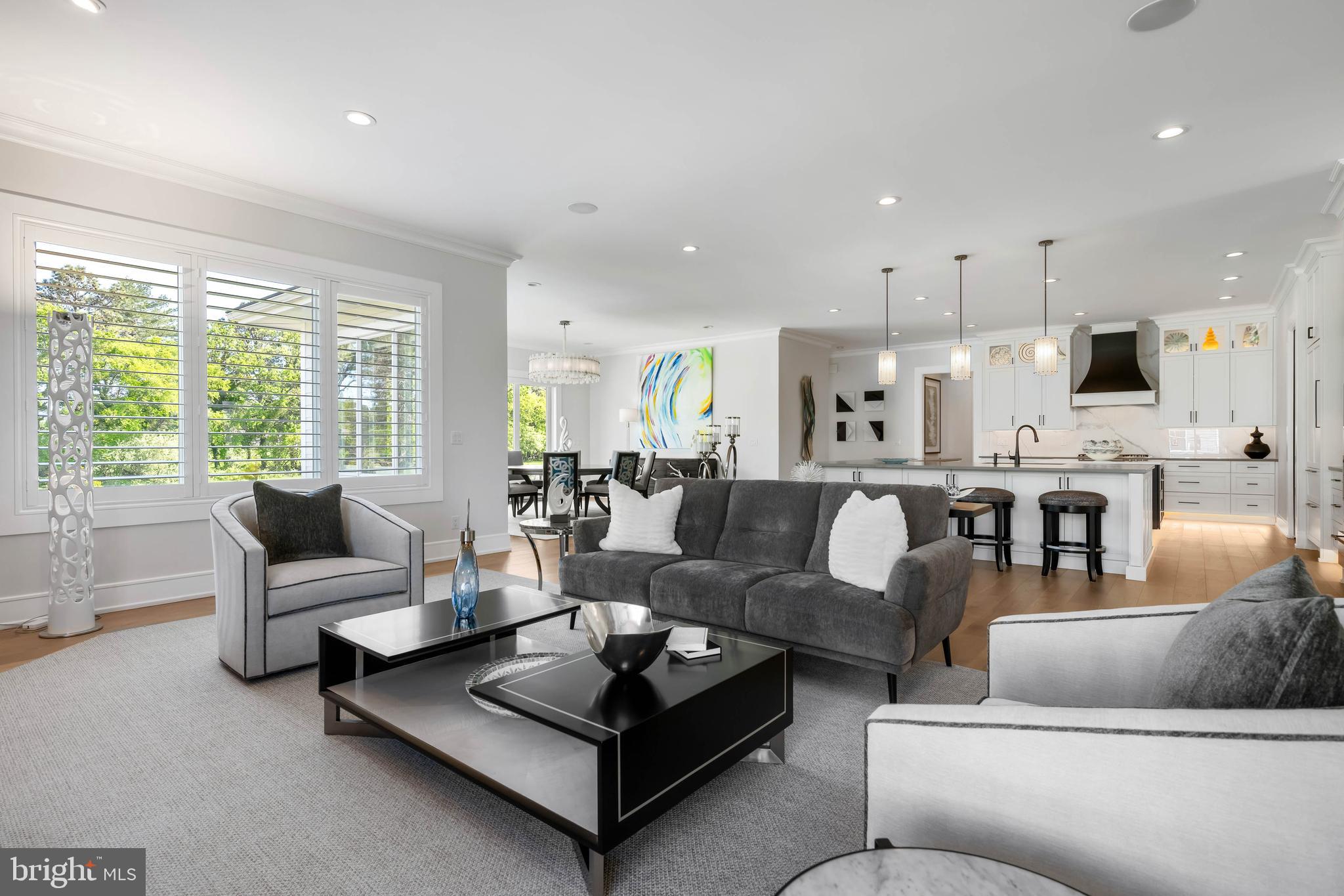 SHOWFIELD - Residential