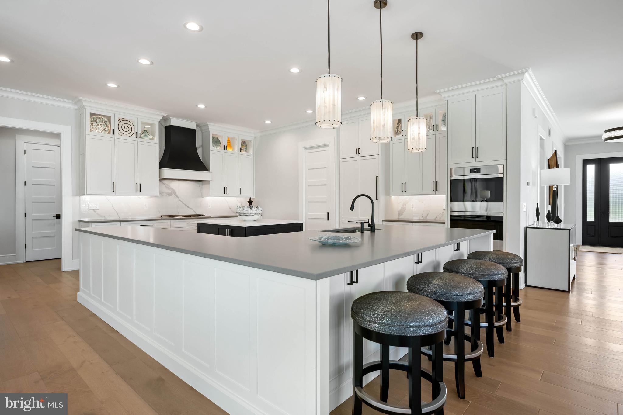 SHOWFIELD - Residential