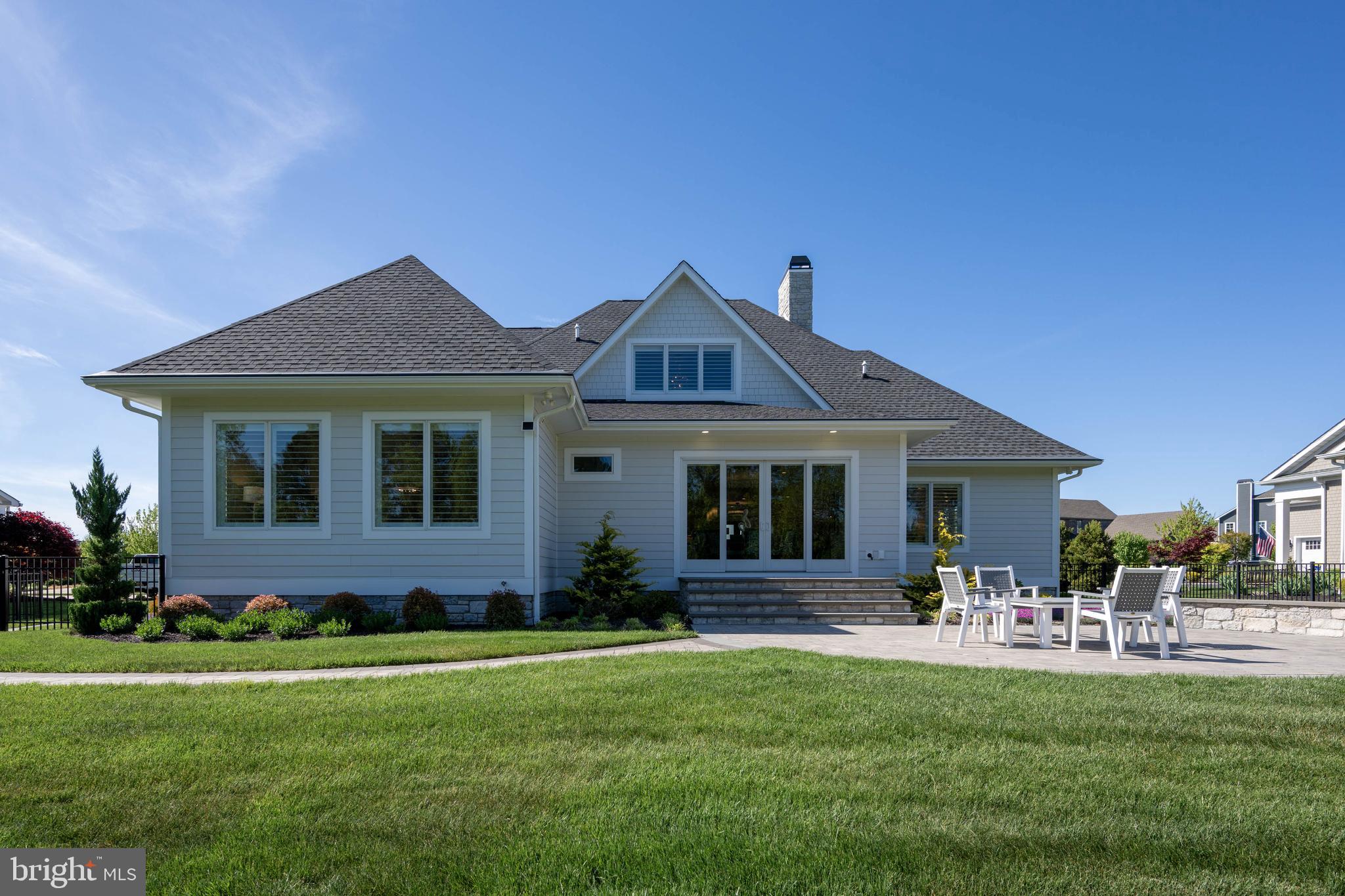 SHOWFIELD - Residential