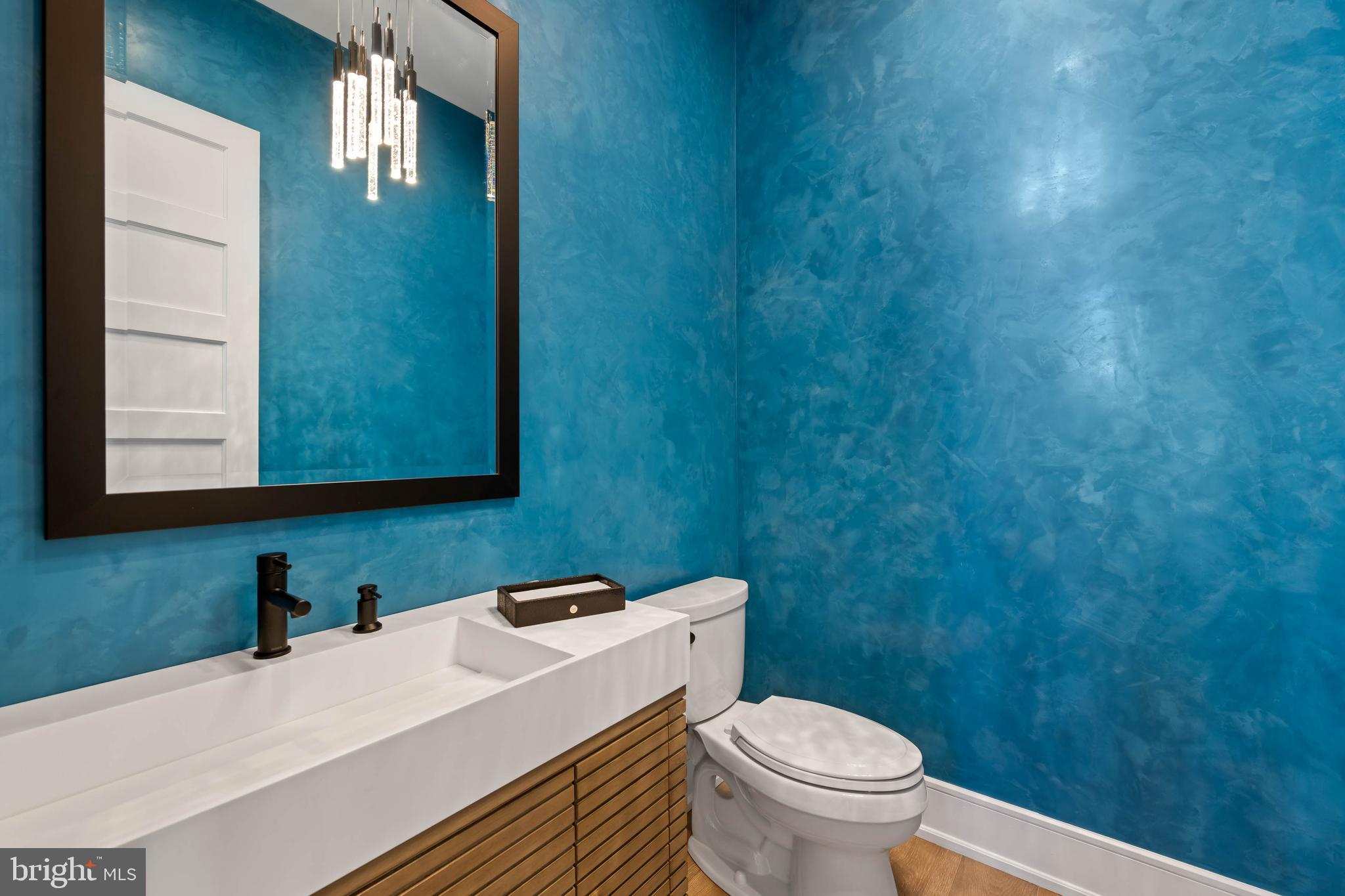 SHOWFIELD - Residential