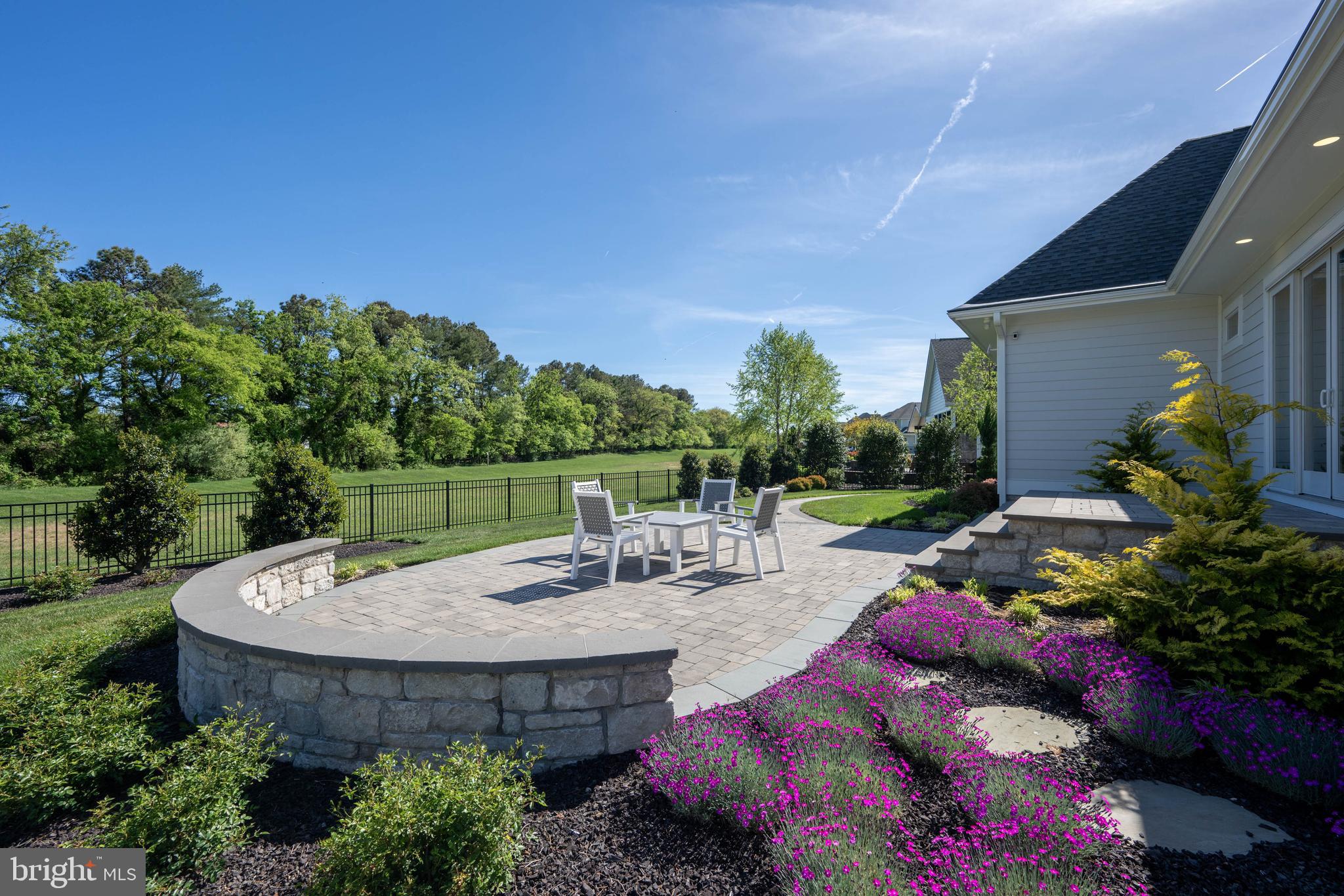 SHOWFIELD - Residential