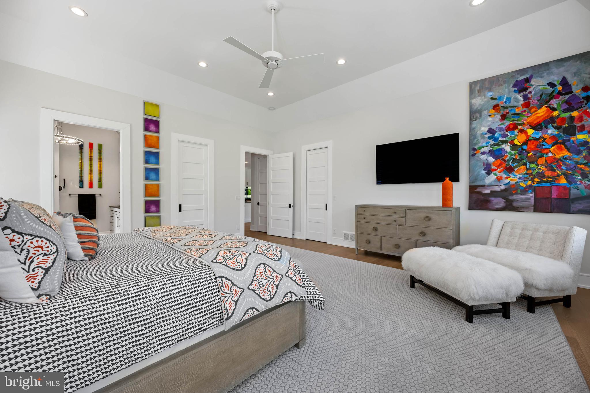 SHOWFIELD - Residential