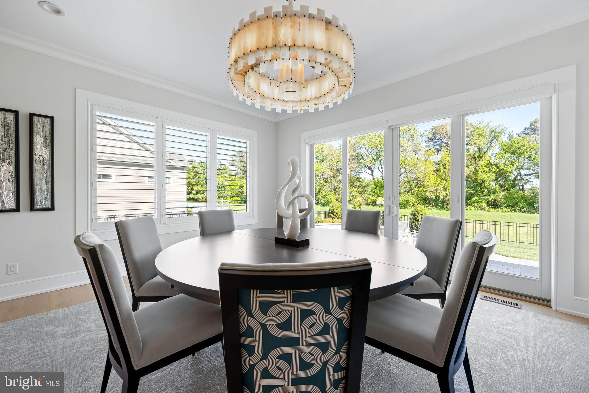 SHOWFIELD - Residential