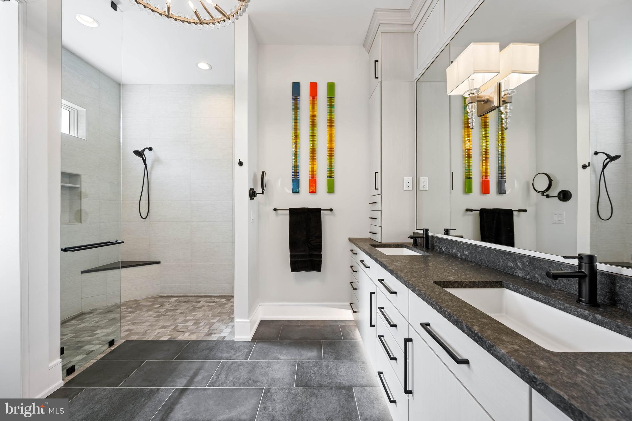 SHOWFIELD - Residential