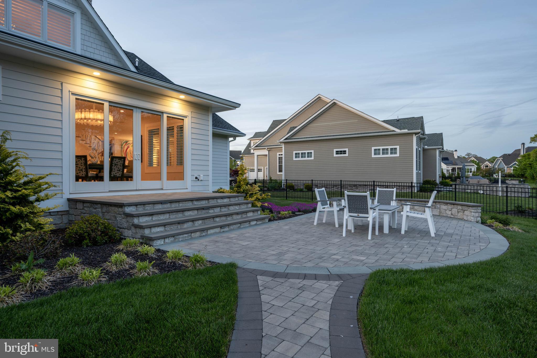 SHOWFIELD - Residential