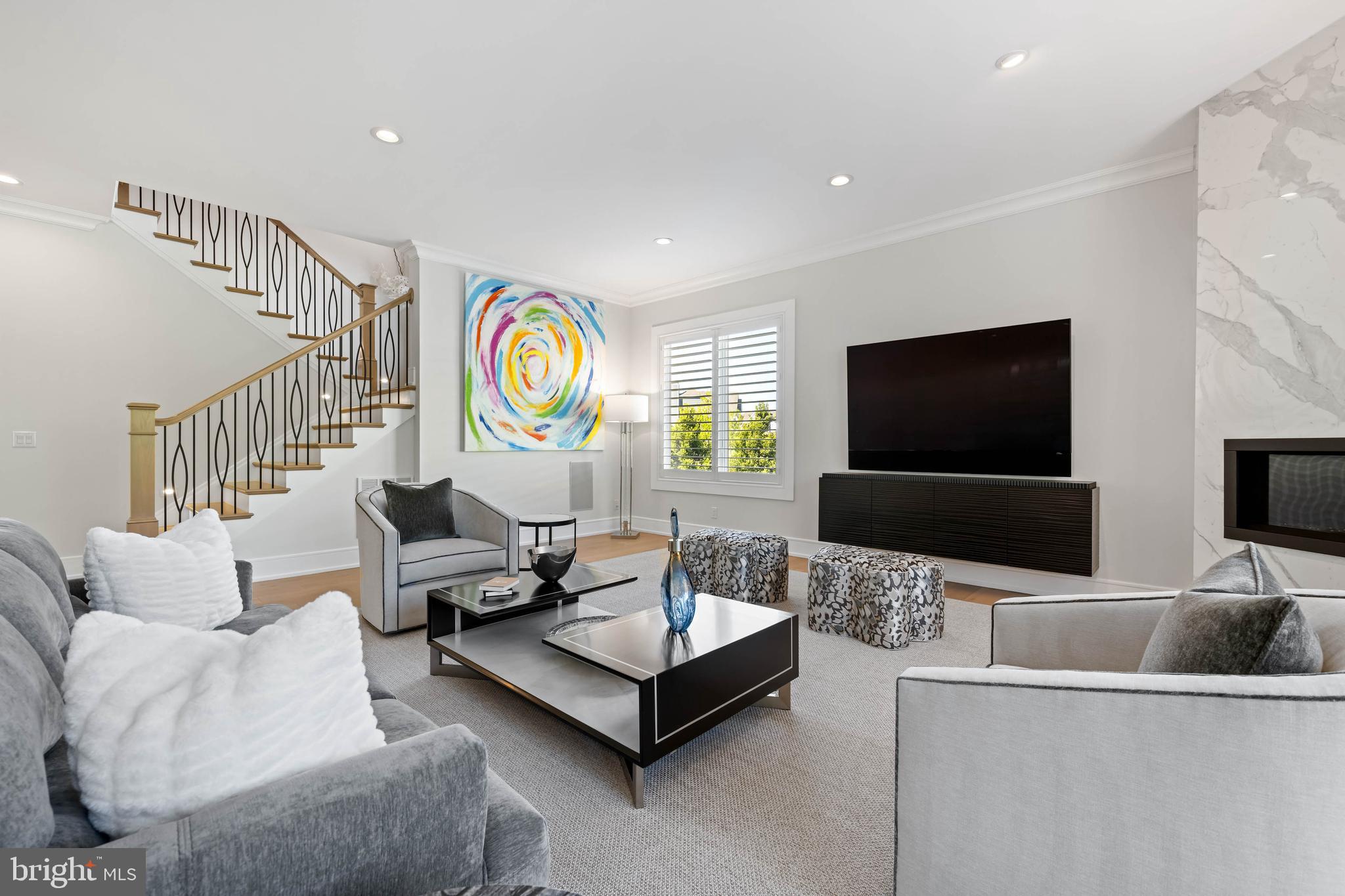 SHOWFIELD - Residential