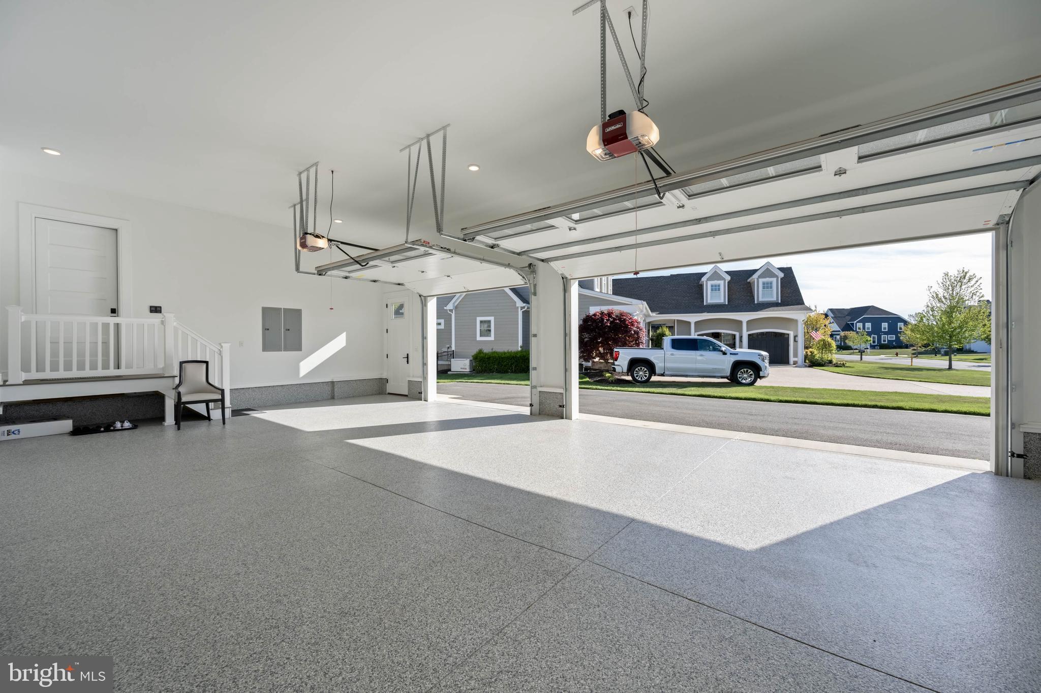 SHOWFIELD - Residential