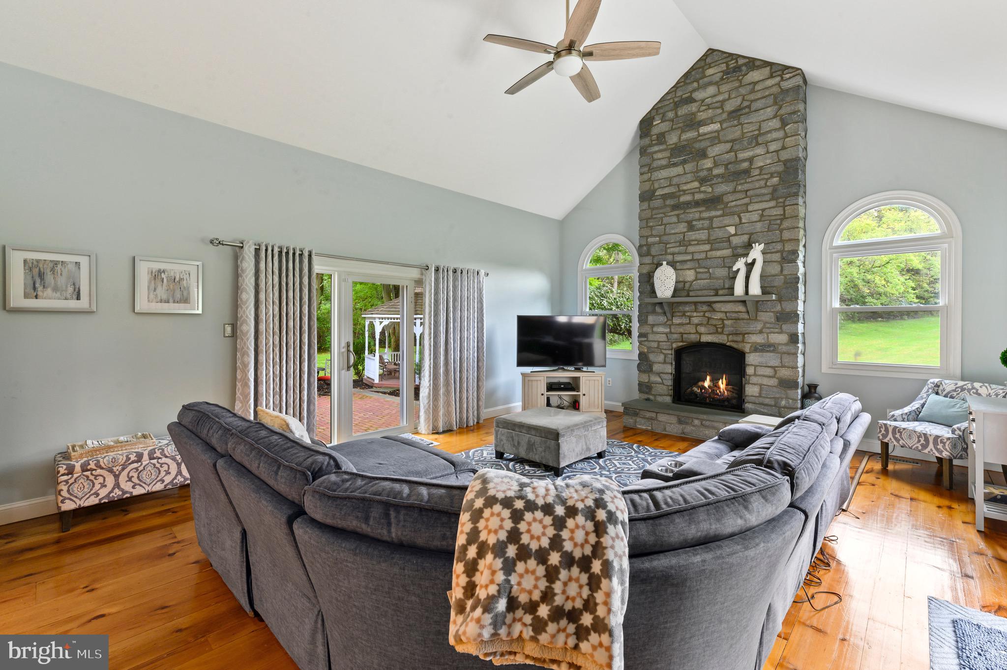 SHADOW OAK - Residential