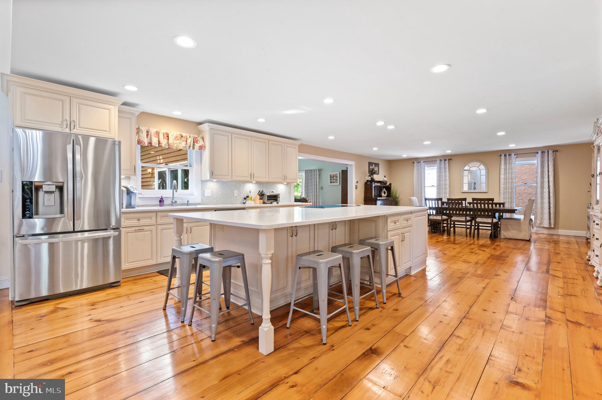 SHADOW OAK - Residential