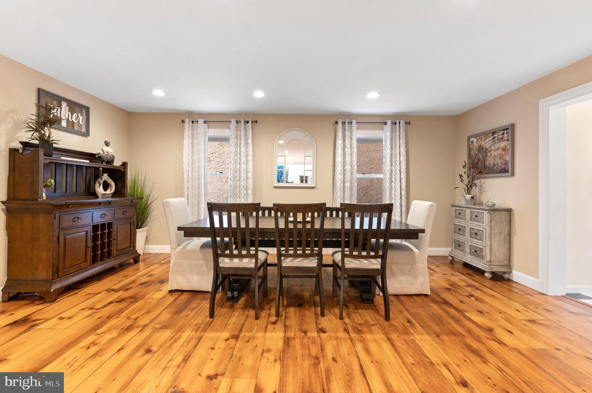 SHADOW OAK - Residential