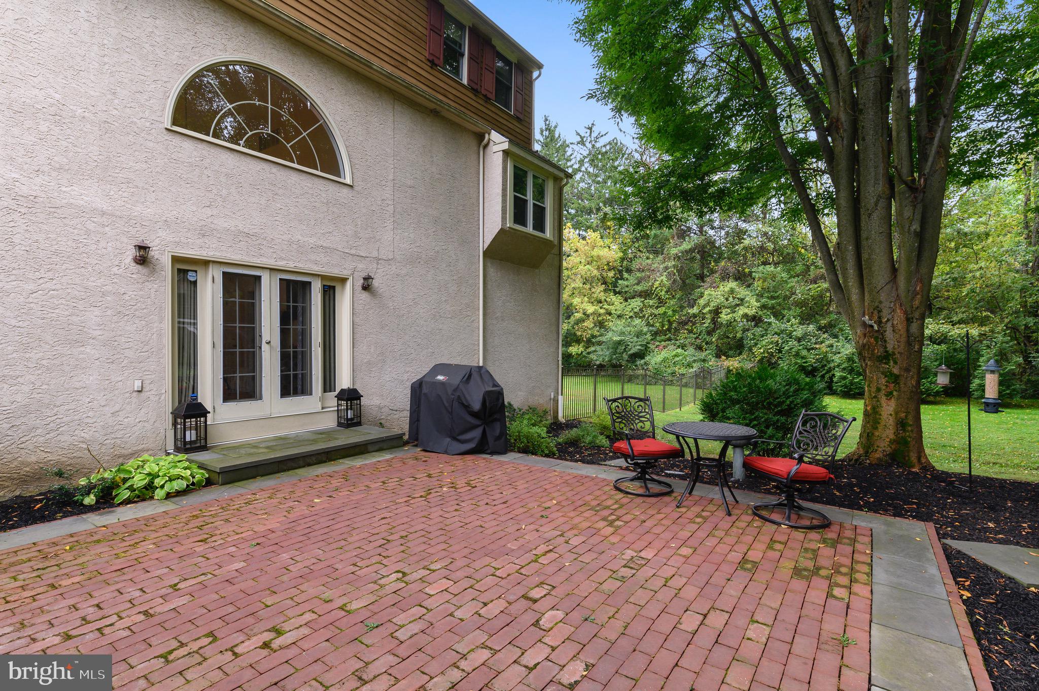 SHADOW OAK - Residential