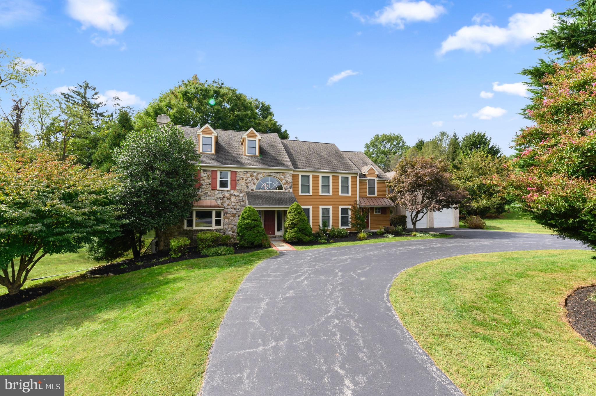 SHADOW OAK - Residential