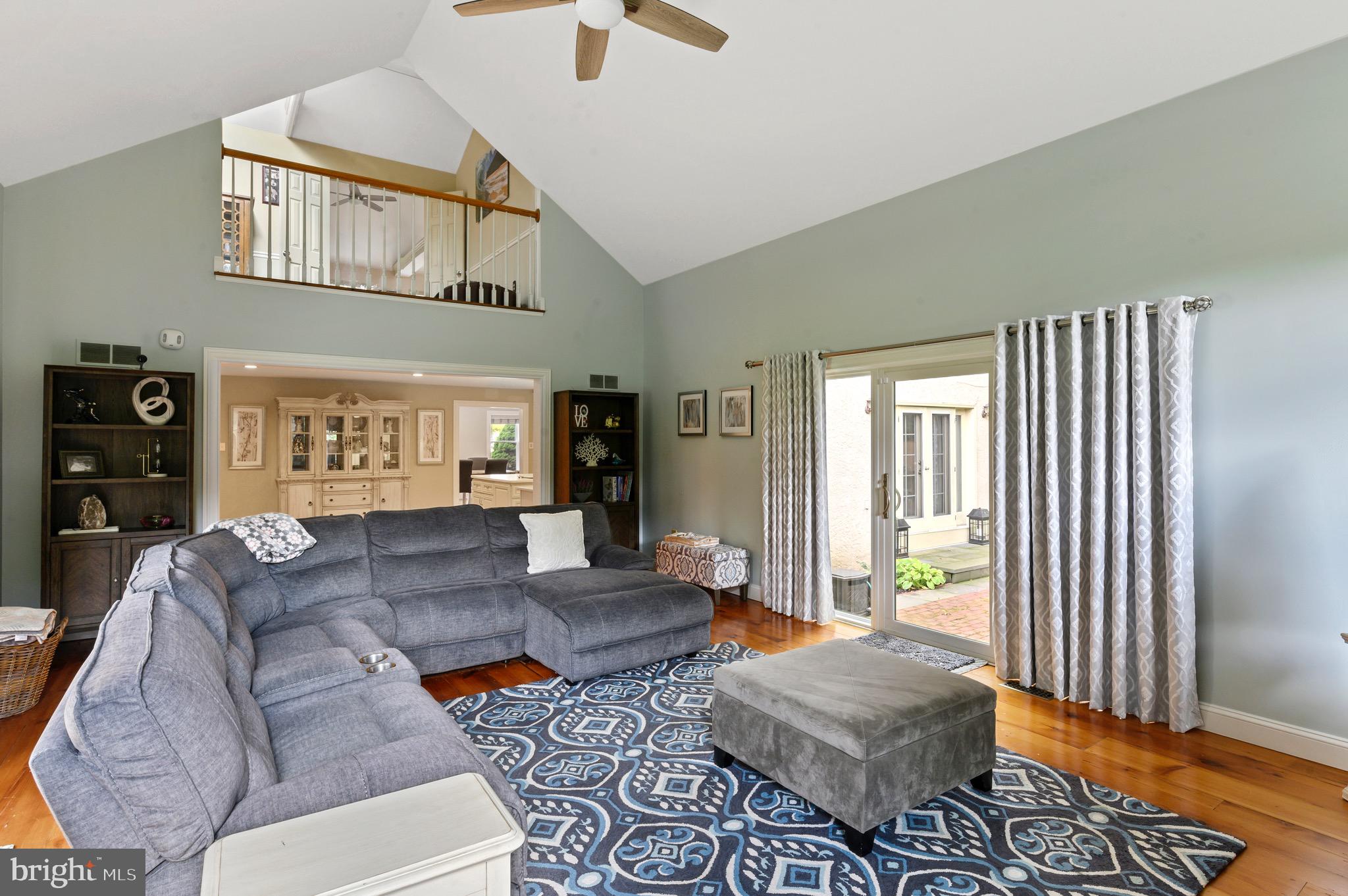 SHADOW OAK - Residential