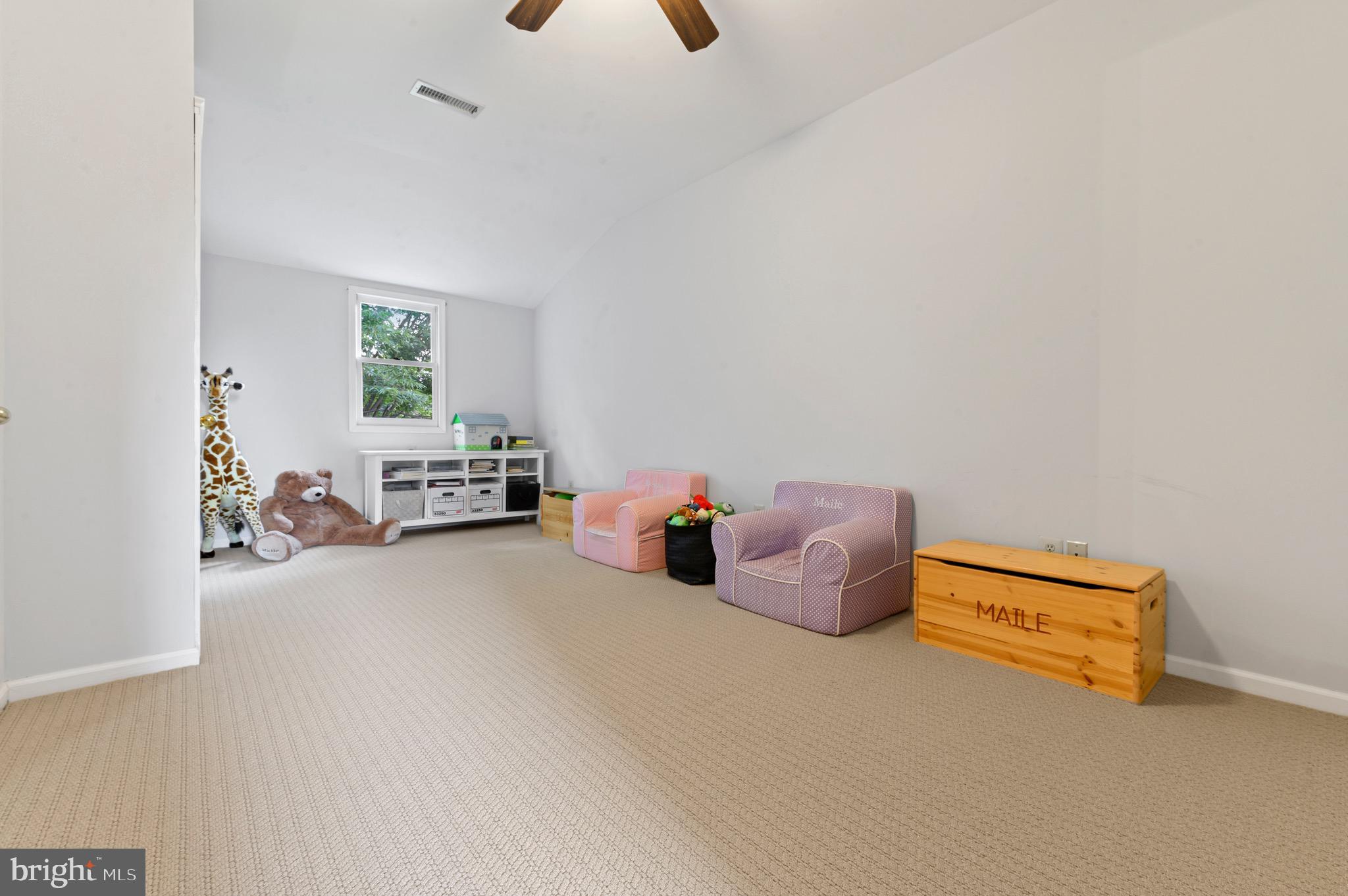 SHADOW OAK - Residential