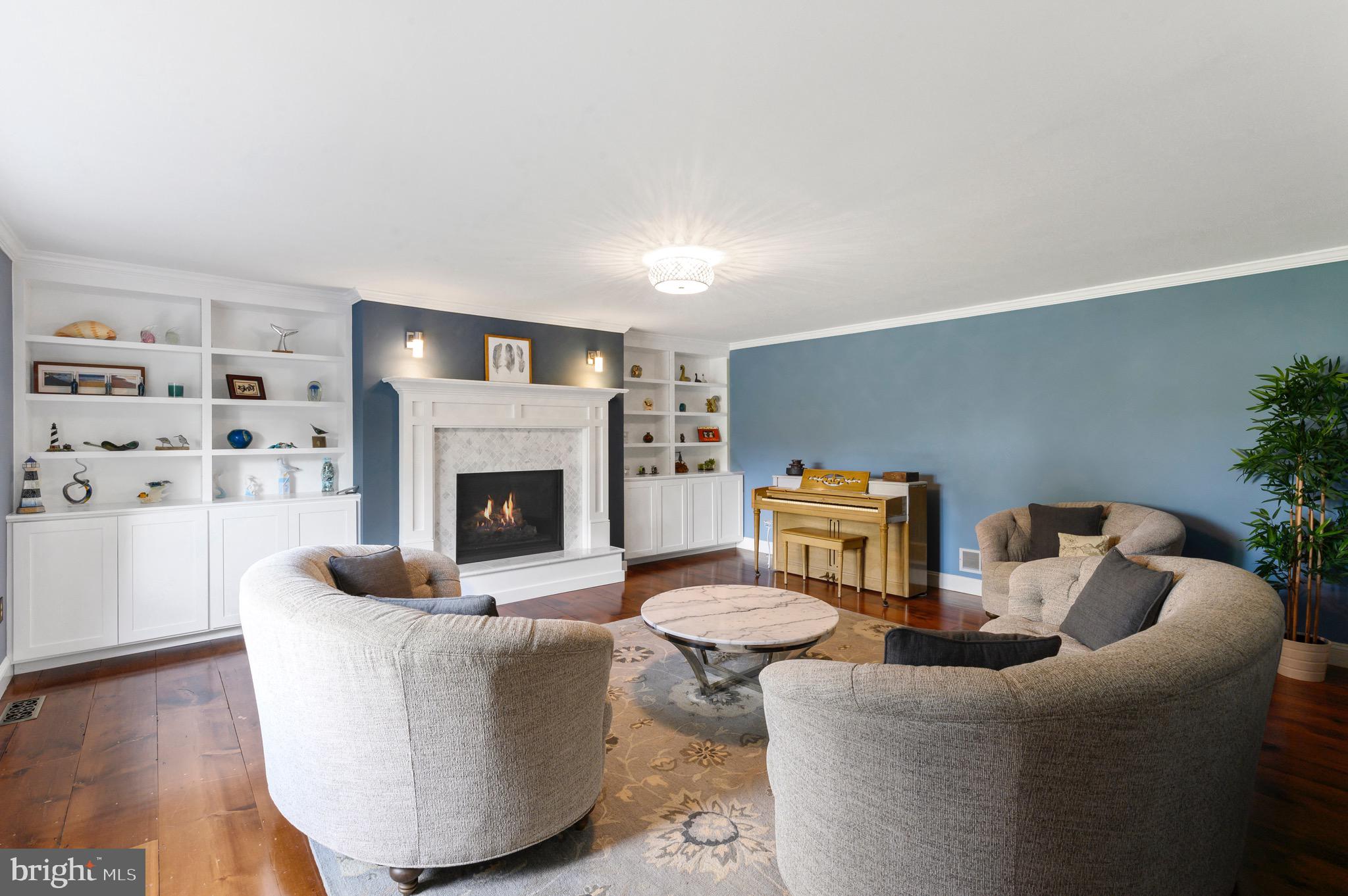 SHADOW OAK - Residential