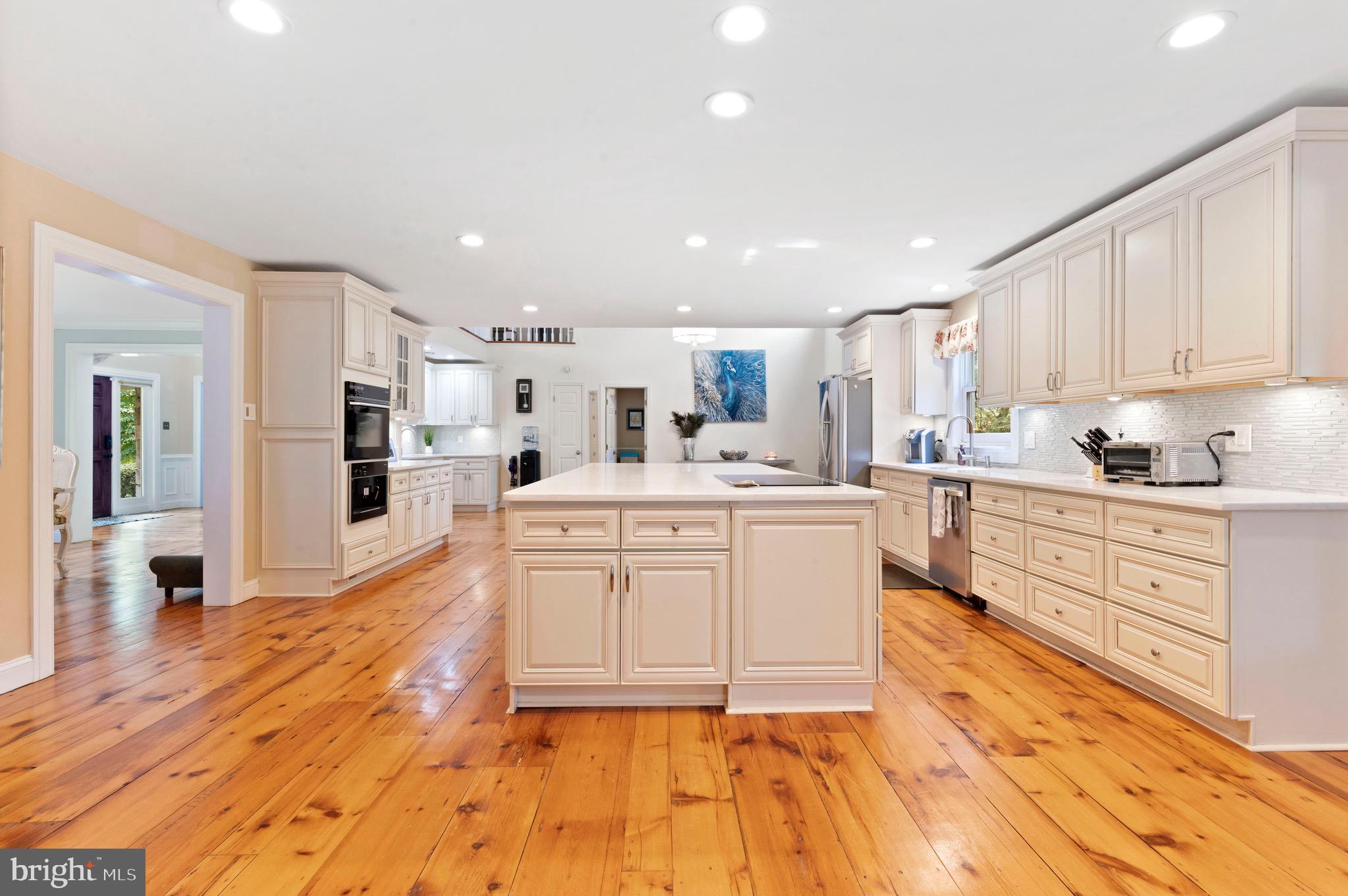 SHADOW OAK - Residential