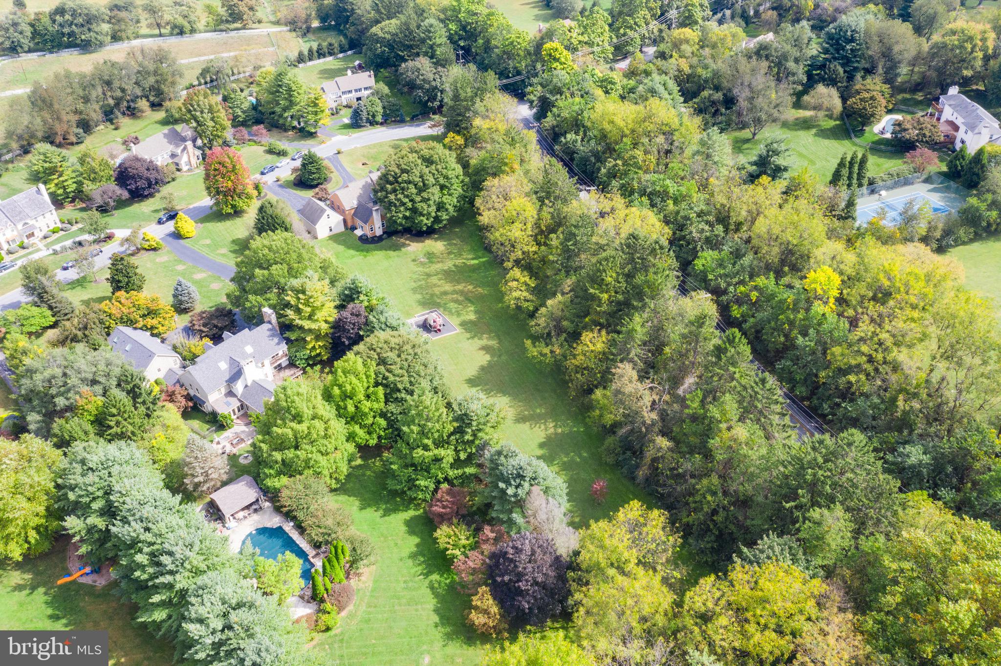 SHADOW OAK - Residential