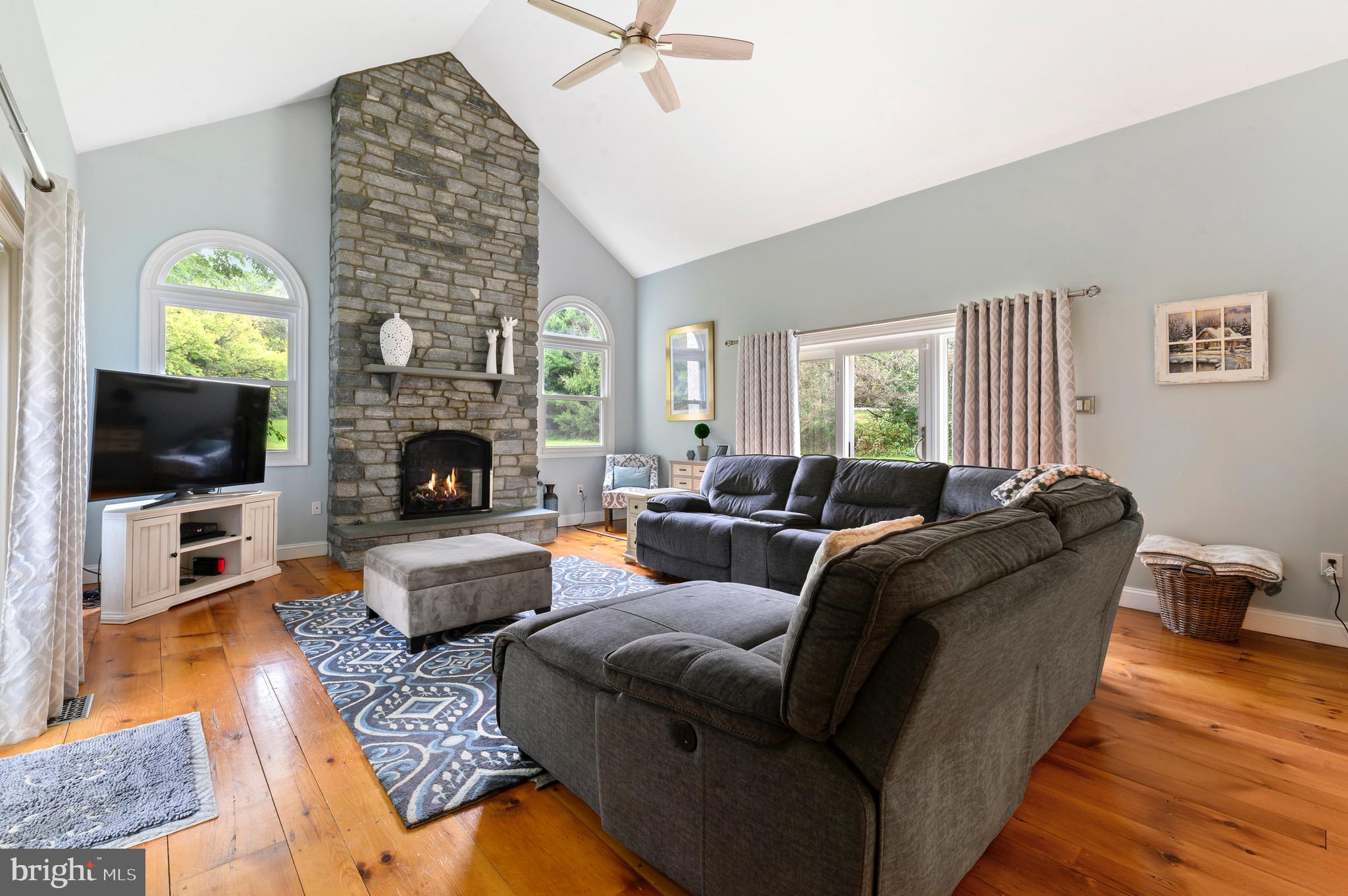 SHADOW OAK - Residential