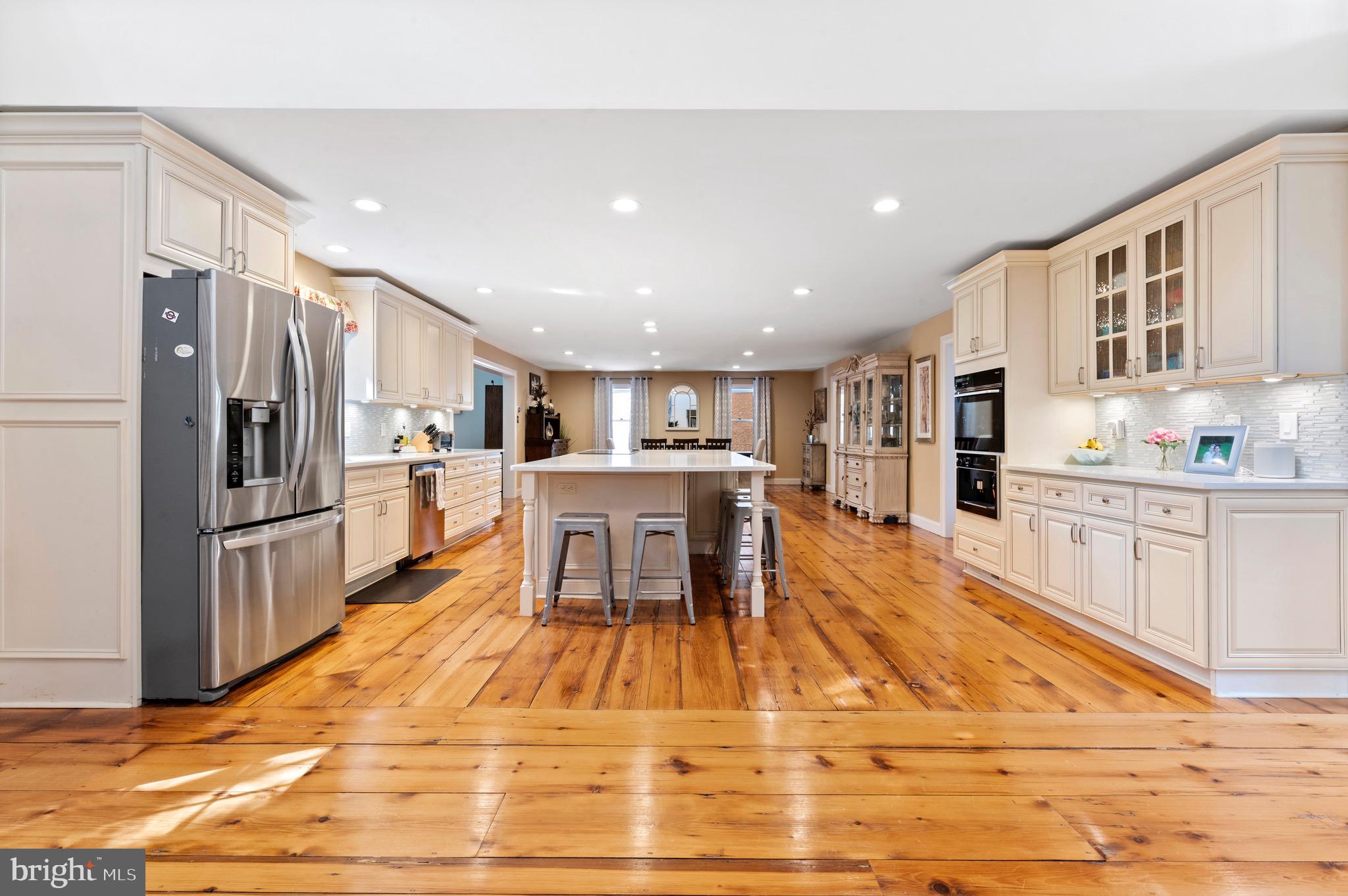 SHADOW OAK - Residential