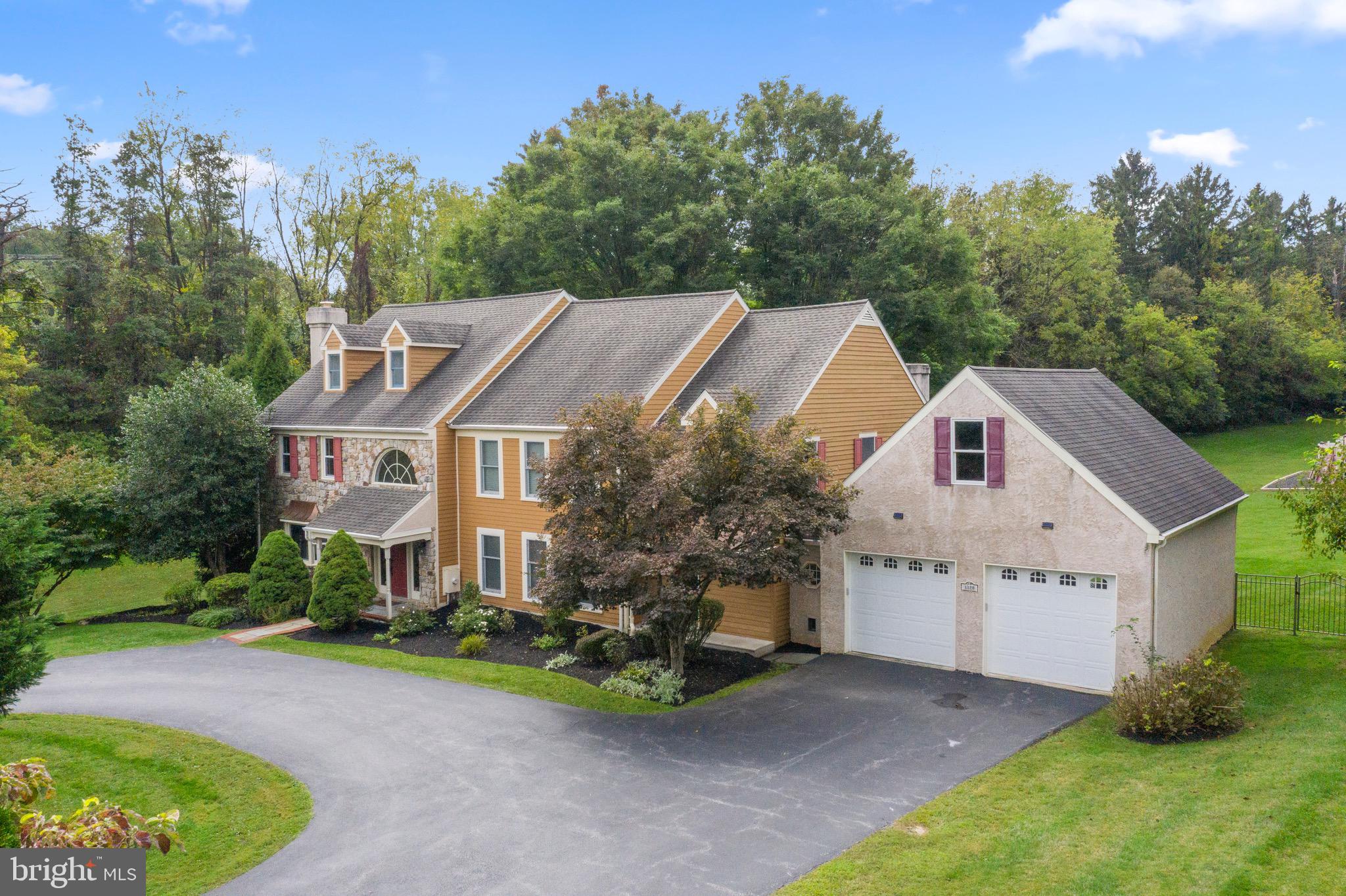 SHADOW OAK - Residential