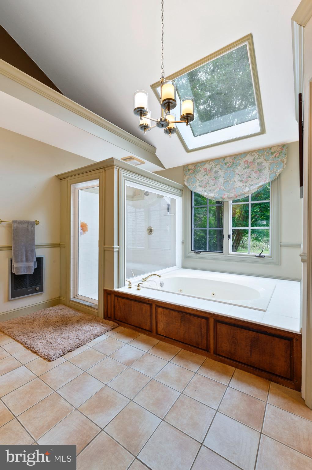 SHADOW OAK - Residential