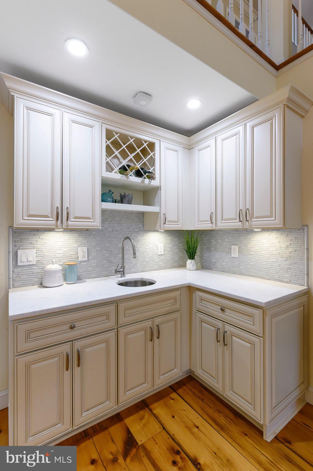 SHADOW OAK - Residential