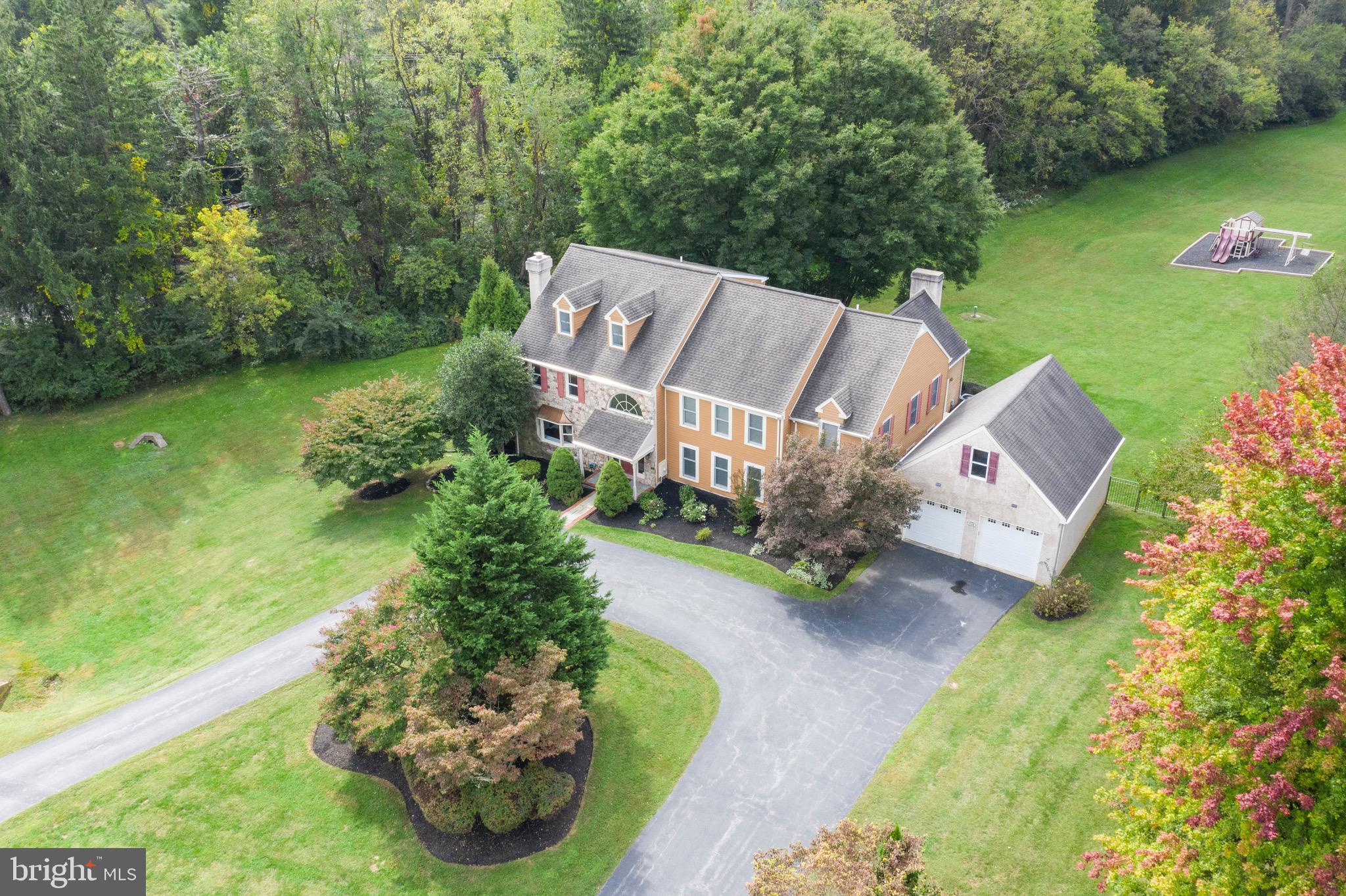 SHADOW OAK - Residential