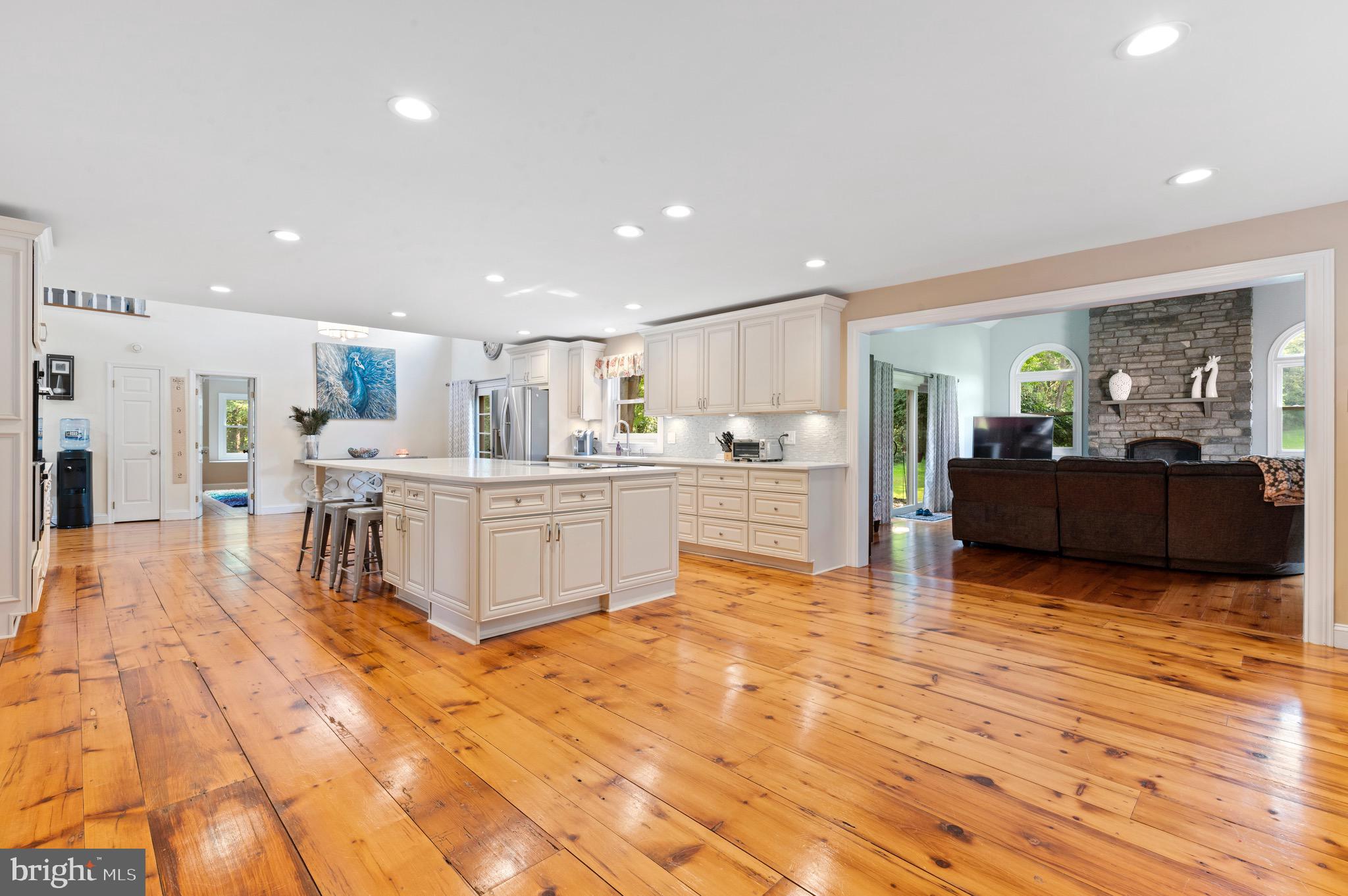 SHADOW OAK - Residential