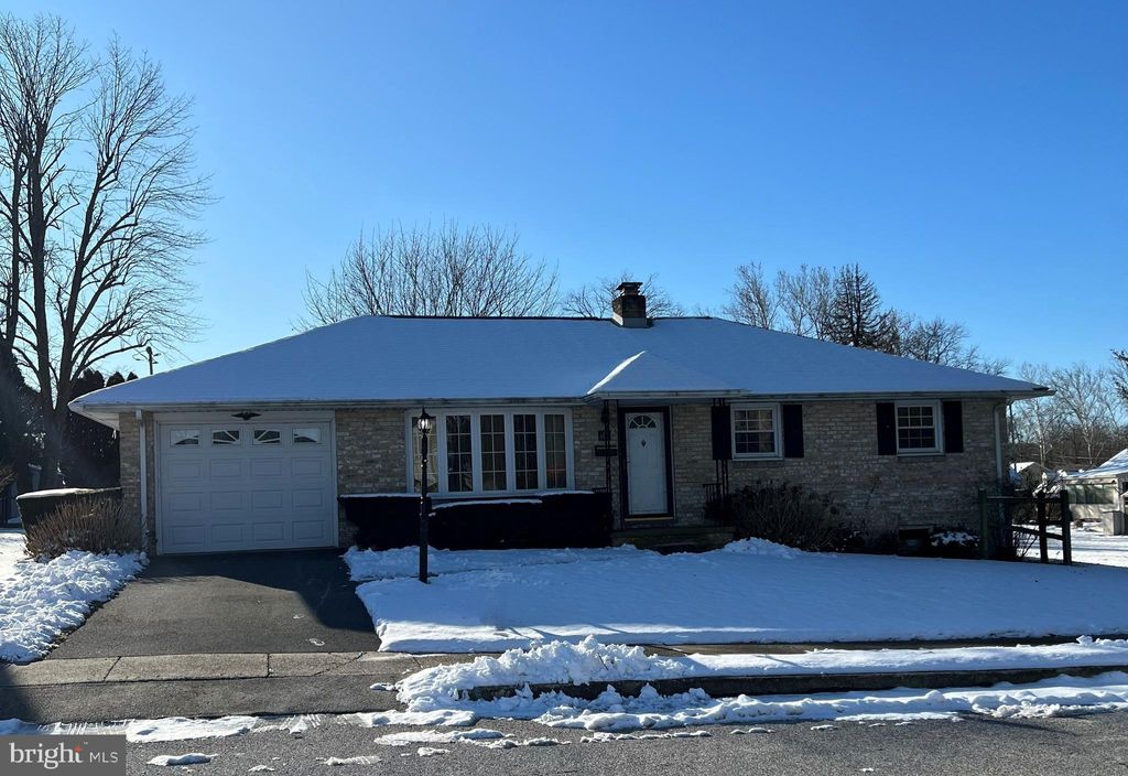Photo of 460 W Beaver St, HELLAM, PA 17406 (MLS # PAYK2096610)