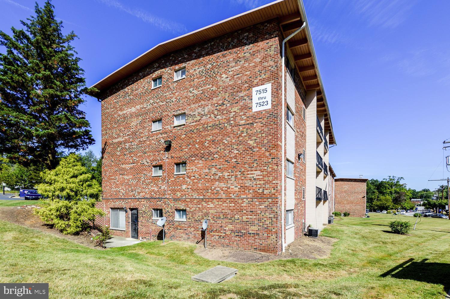 FRENCHMANS CREEK - Residential