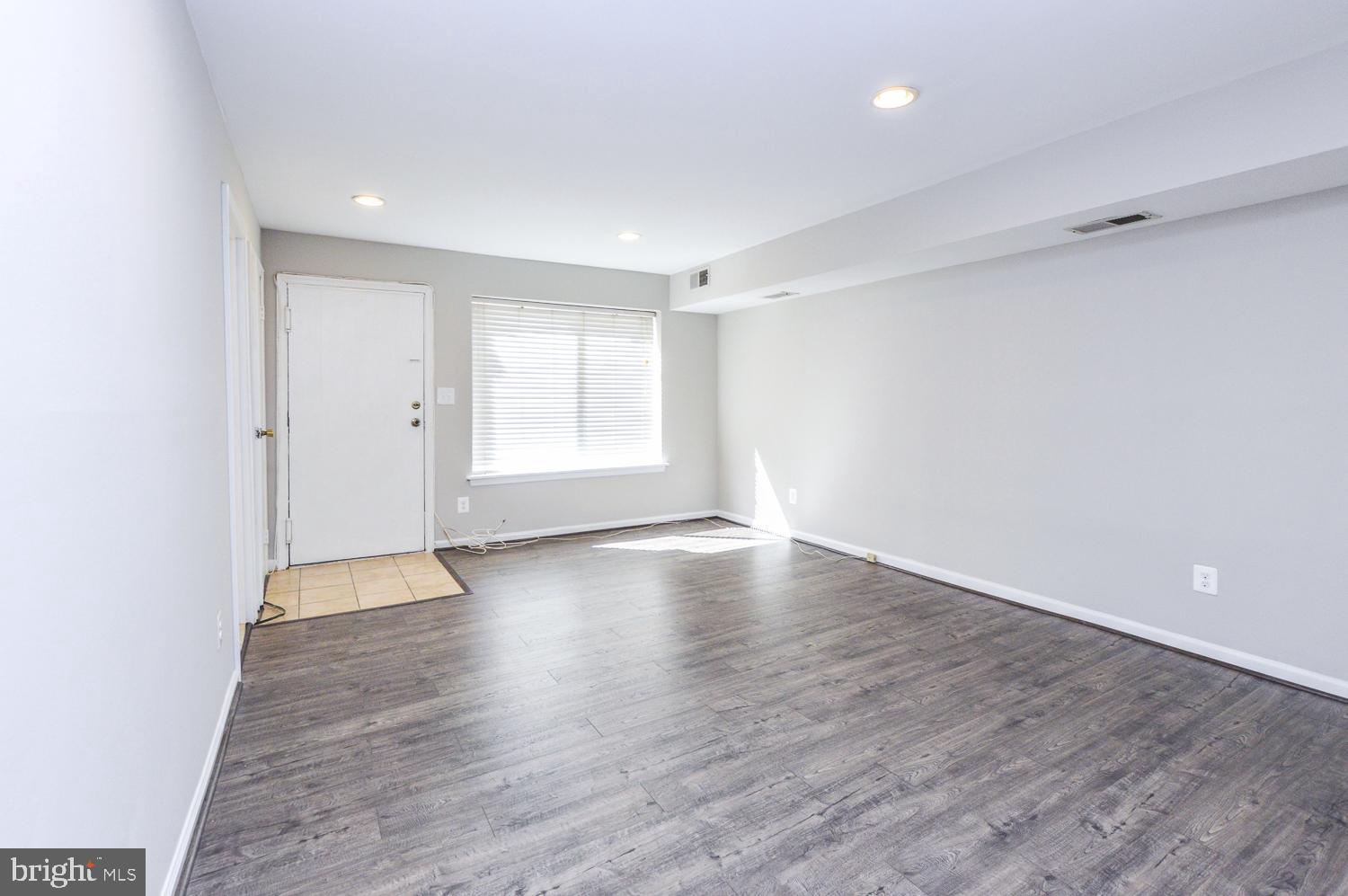 FRENCHMANS CREEK - Residential