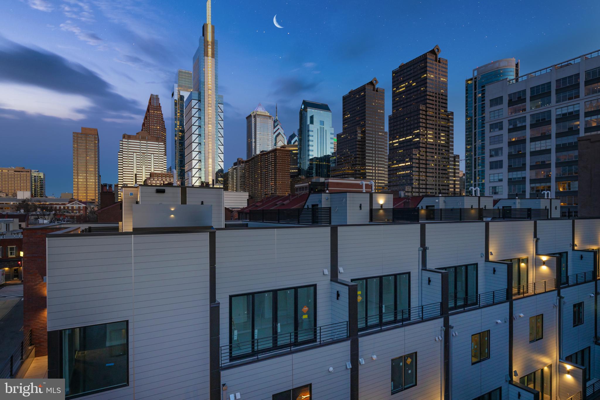 LOGAN SQUARE - Residential