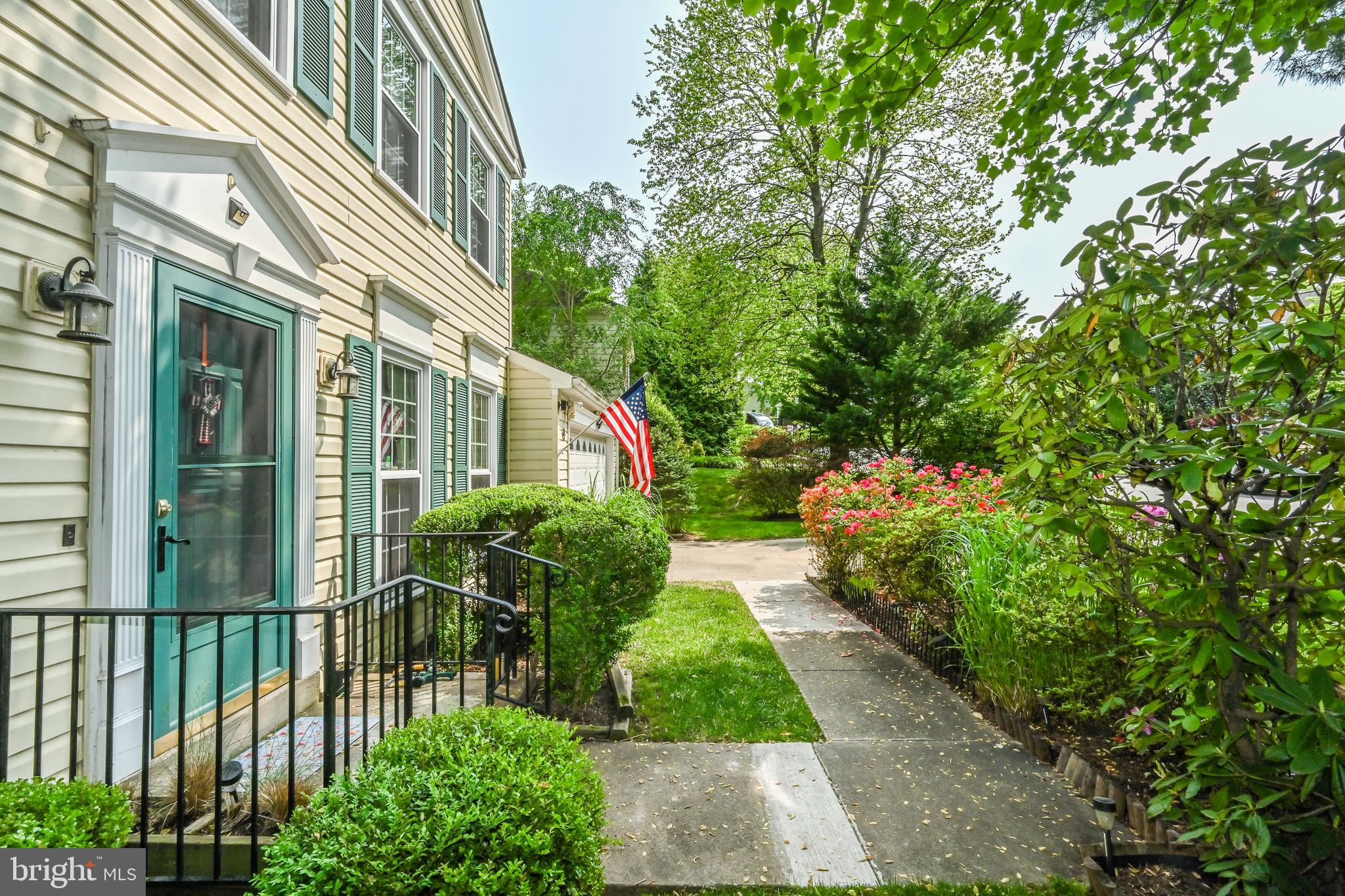 BENT TREE - Residential