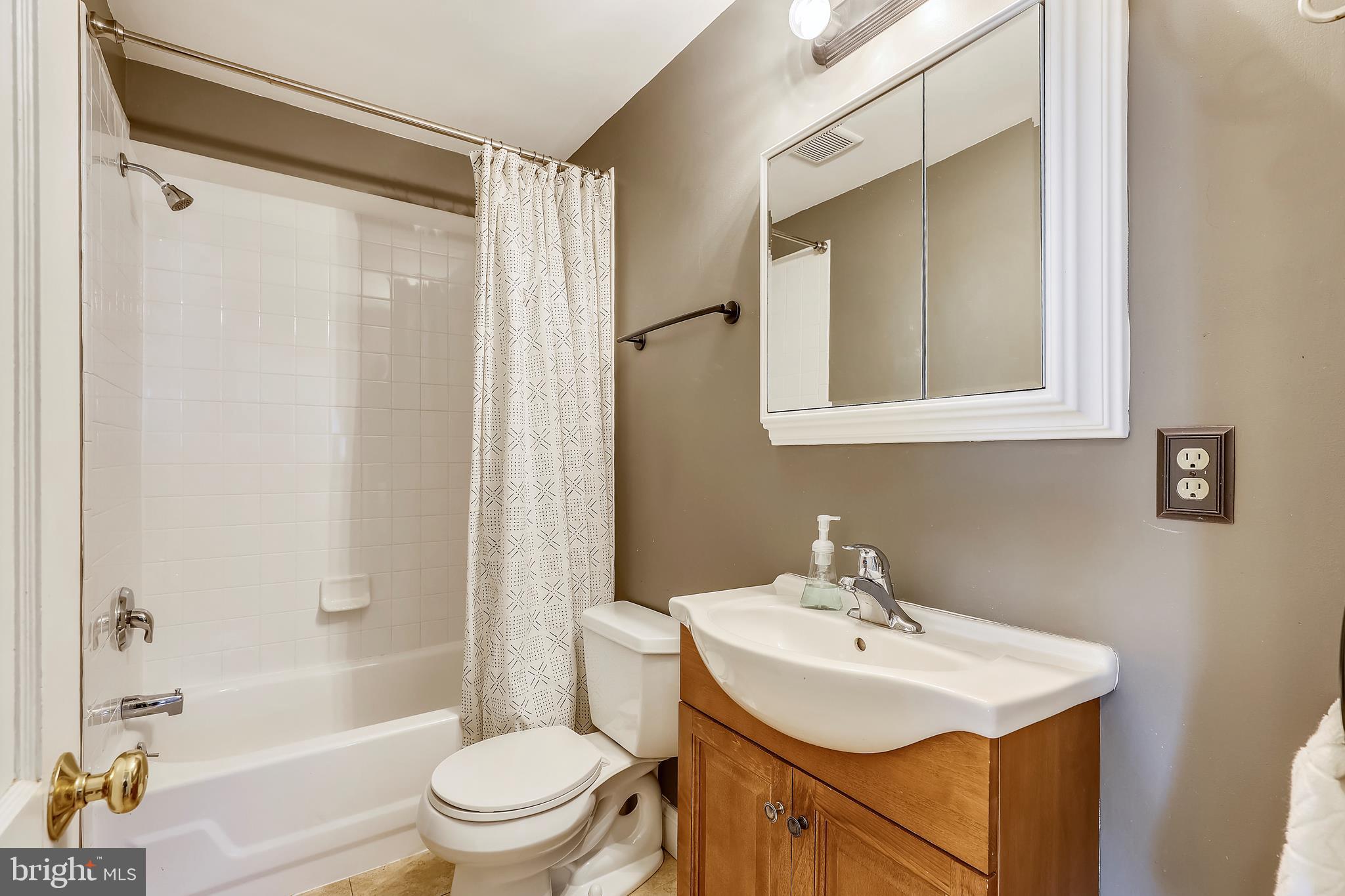 ADMIRAL HEIGHTS - Residential