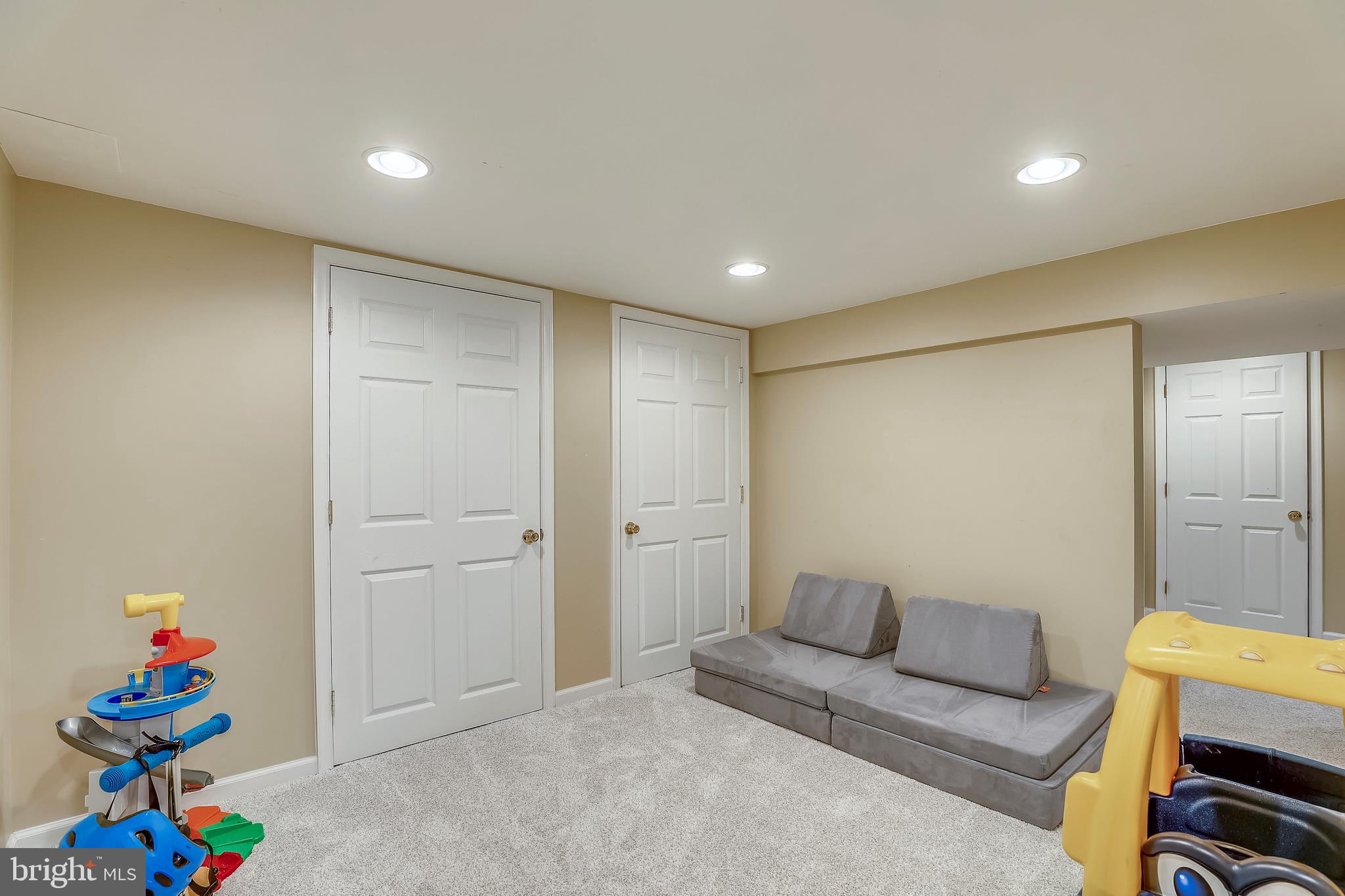 ADMIRAL HEIGHTS - Residential