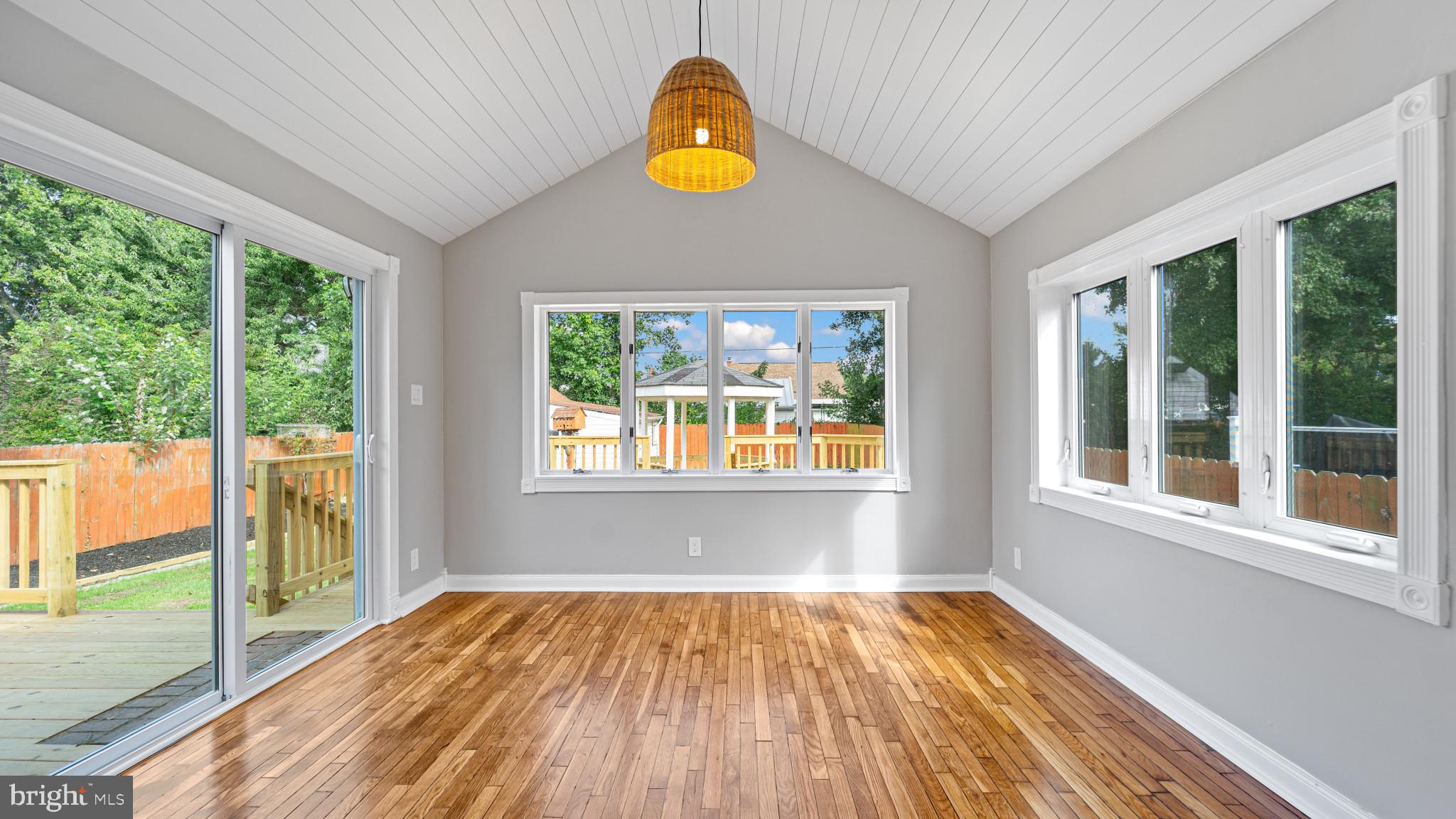 ROLAND TERRACE - Residential