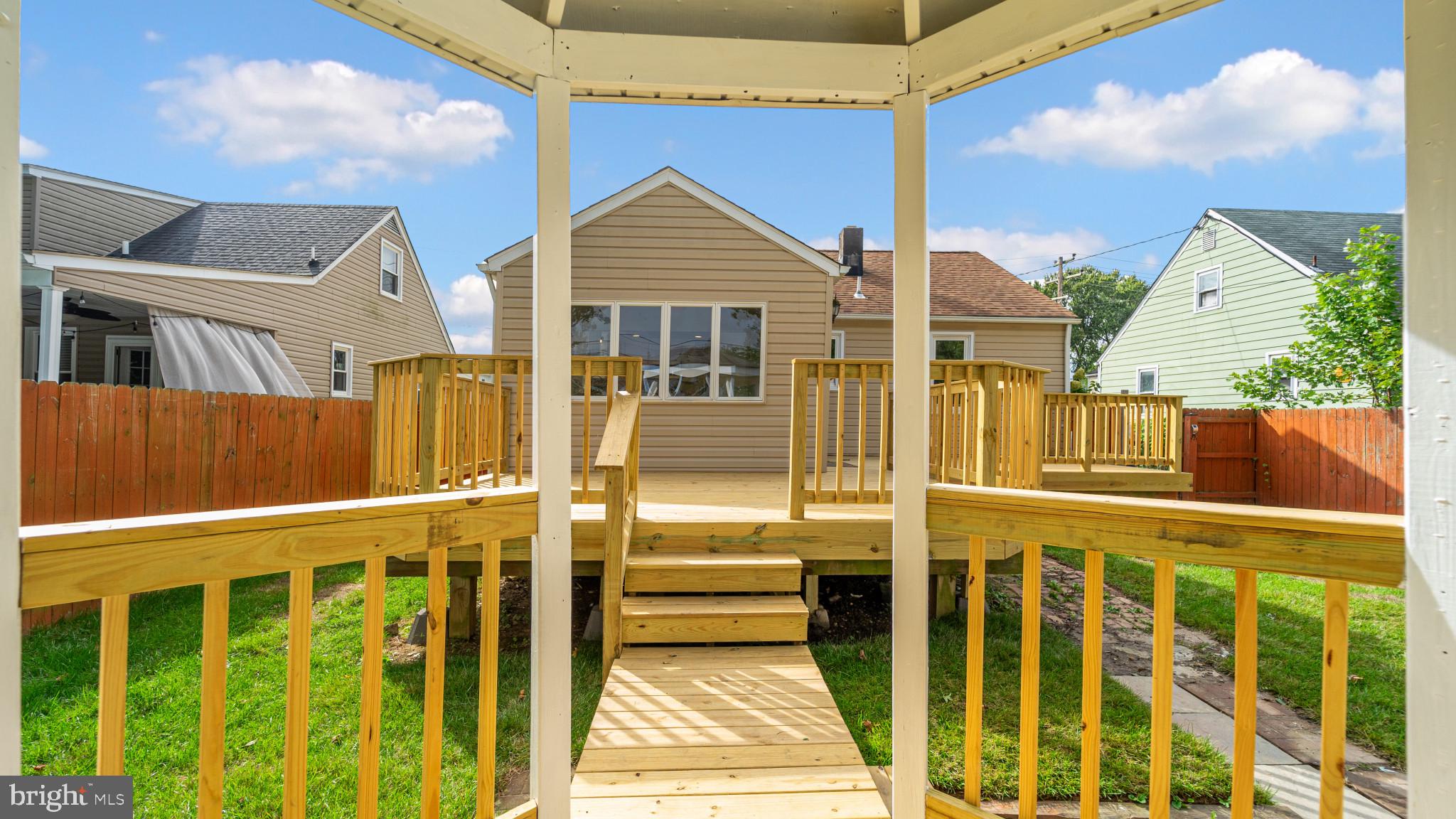 ROLAND TERRACE - Residential