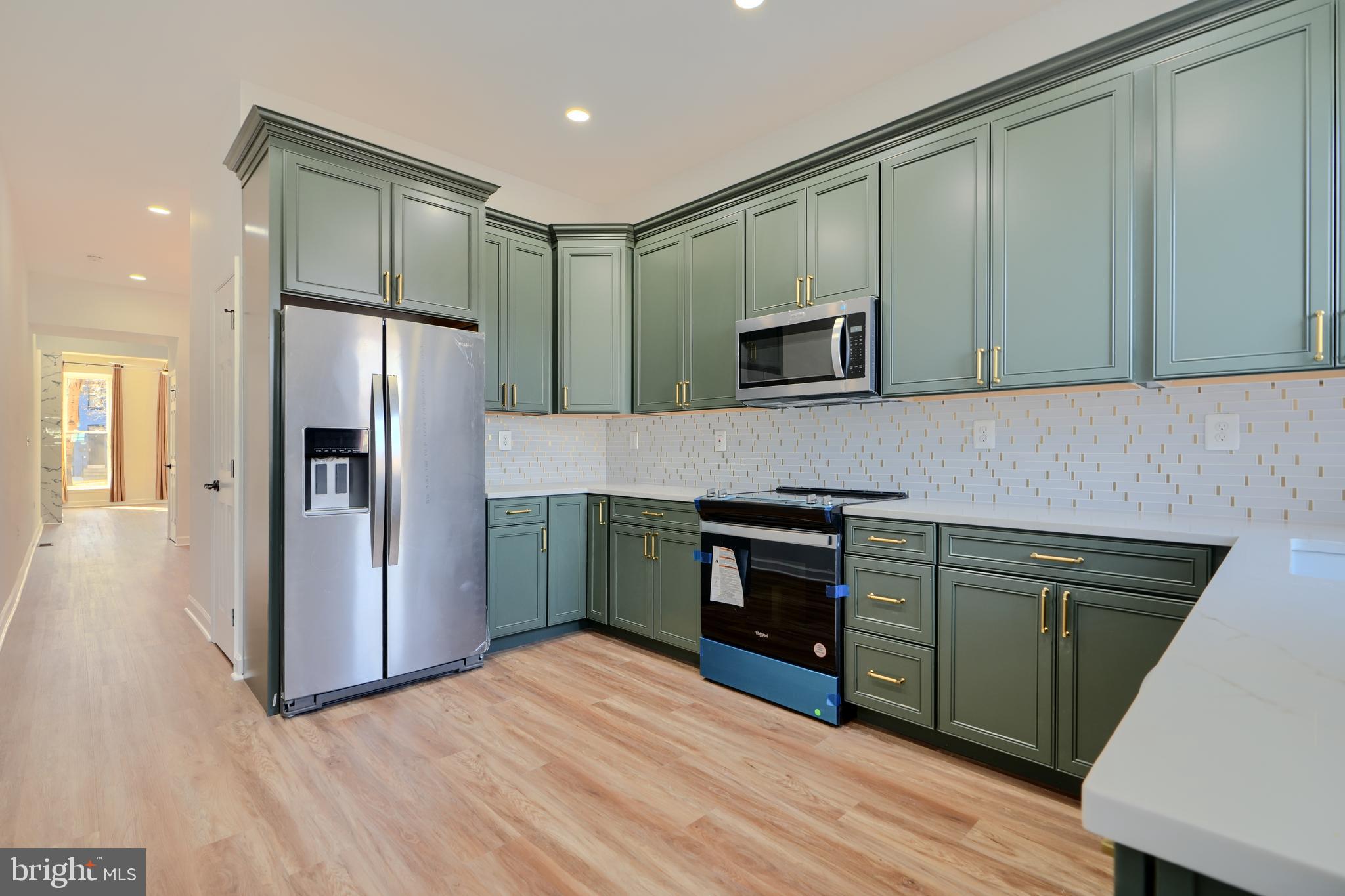 BROADWAY EAST - Residential