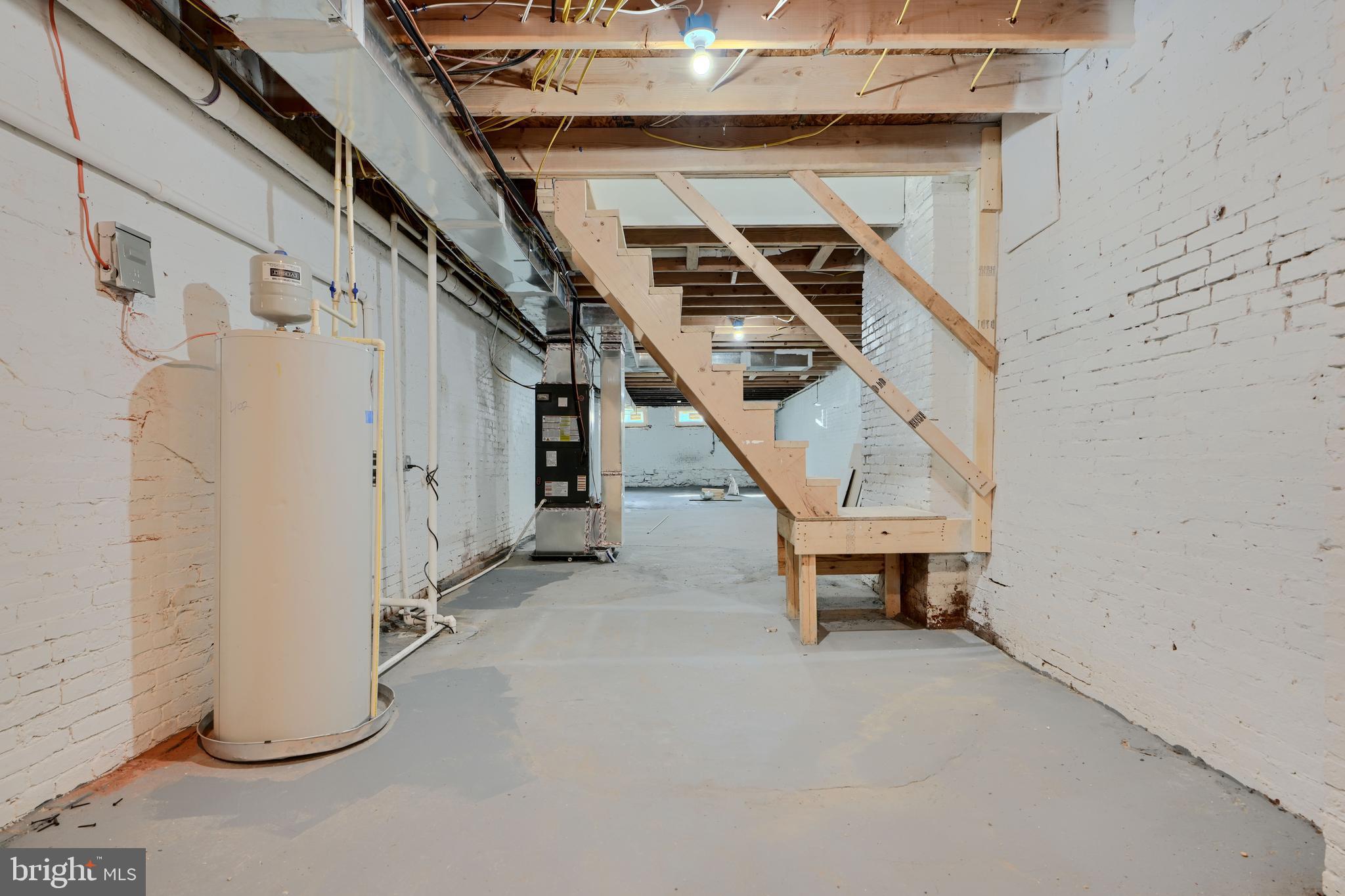 BROADWAY EAST - Residential