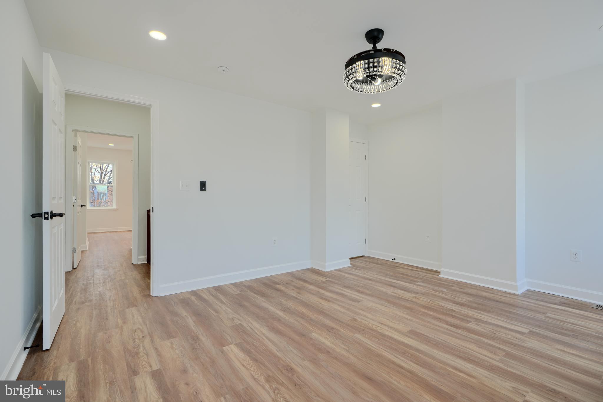 BROADWAY EAST - Residential
