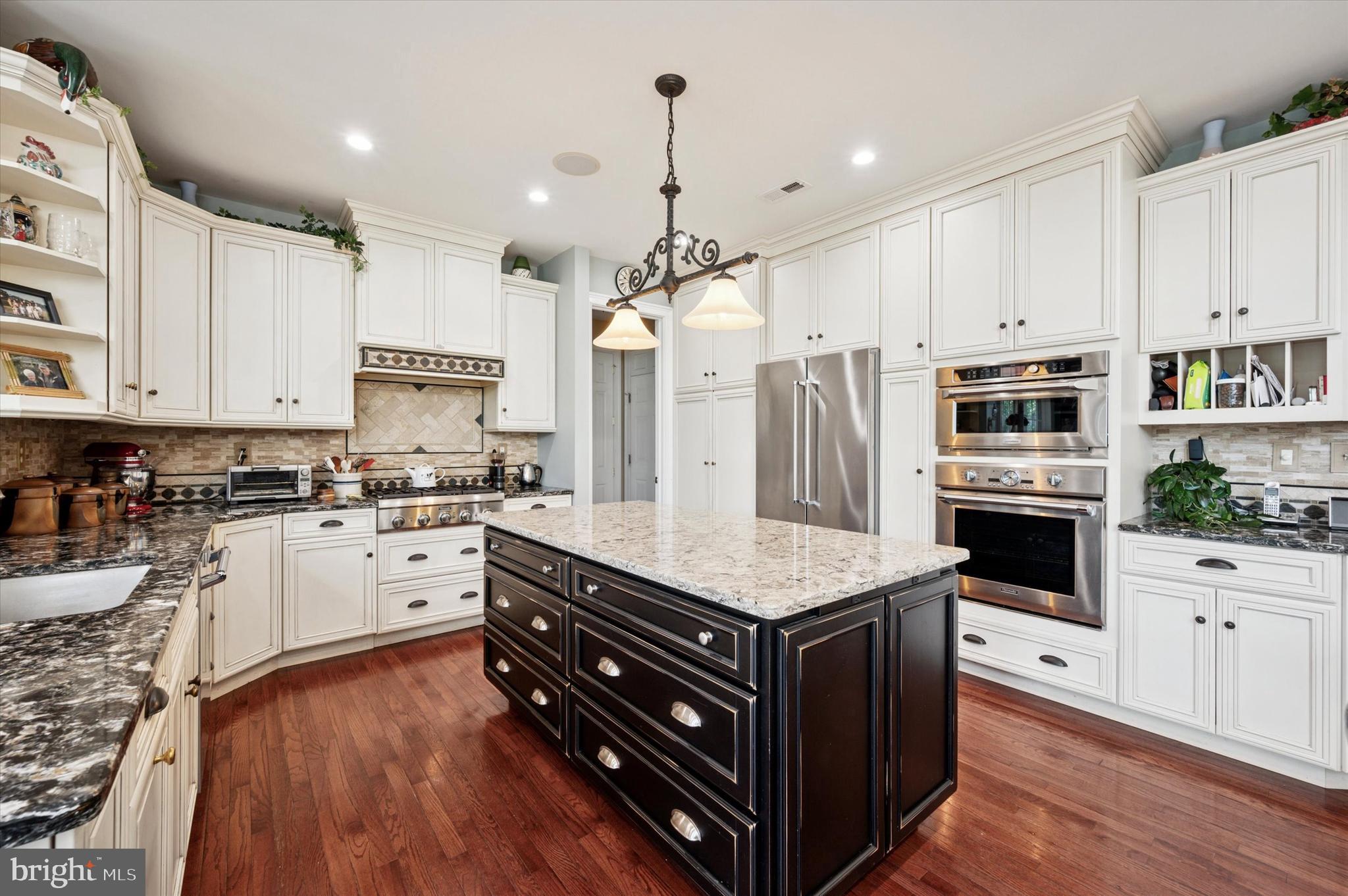 FAIRWAY ESTATES - Residential