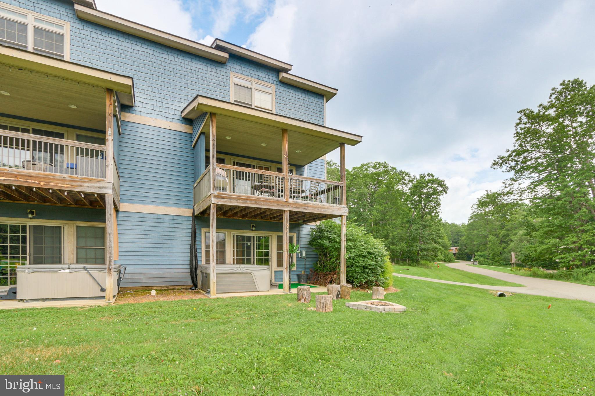 65 NORTHLAKE DRIVE 2A