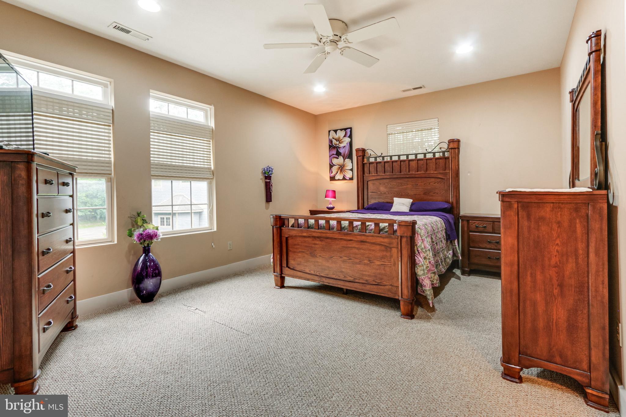 NORTH LAKE VILLAGE - Residential