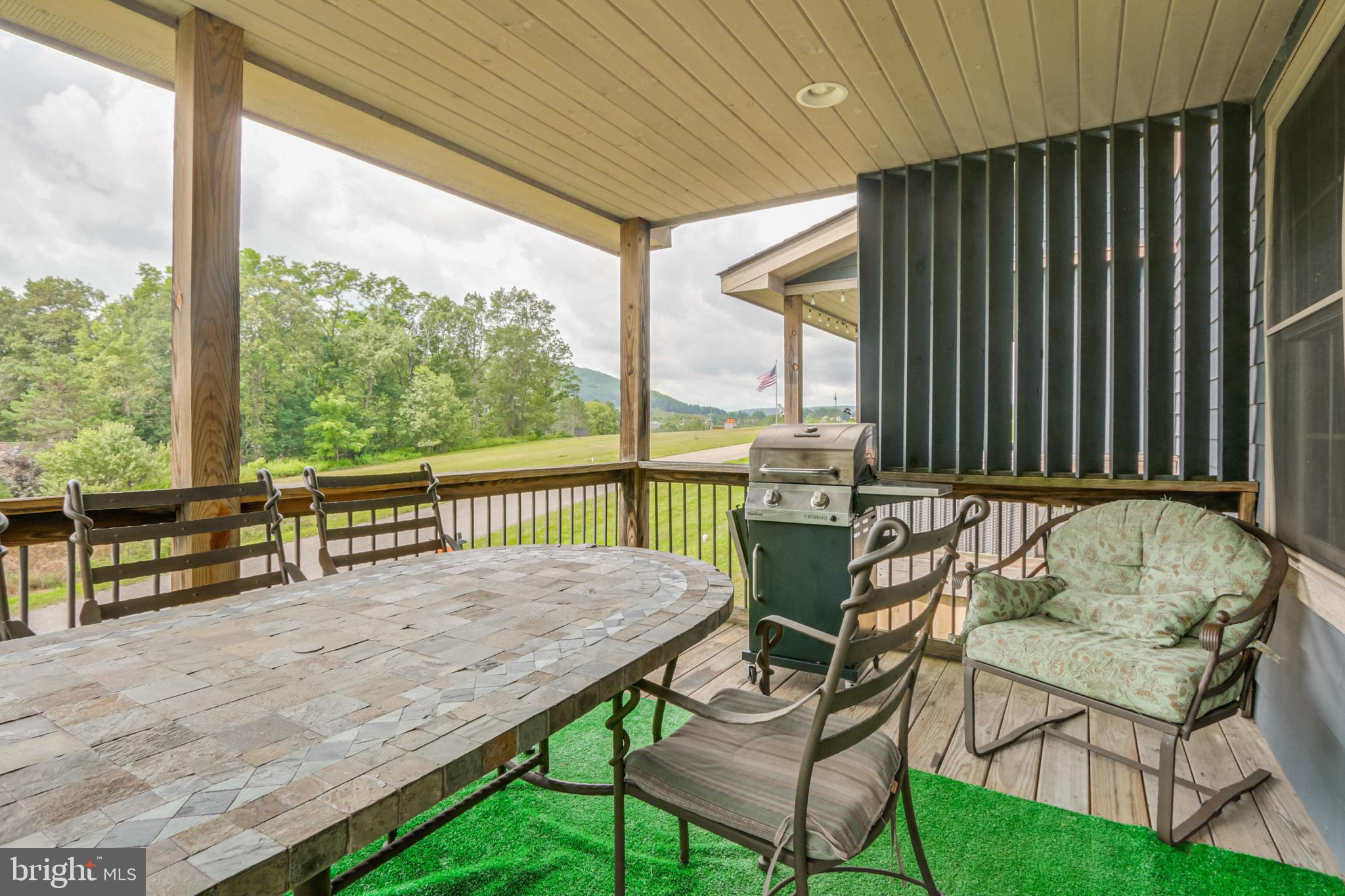 NORTH LAKE VILLAGE - Residential