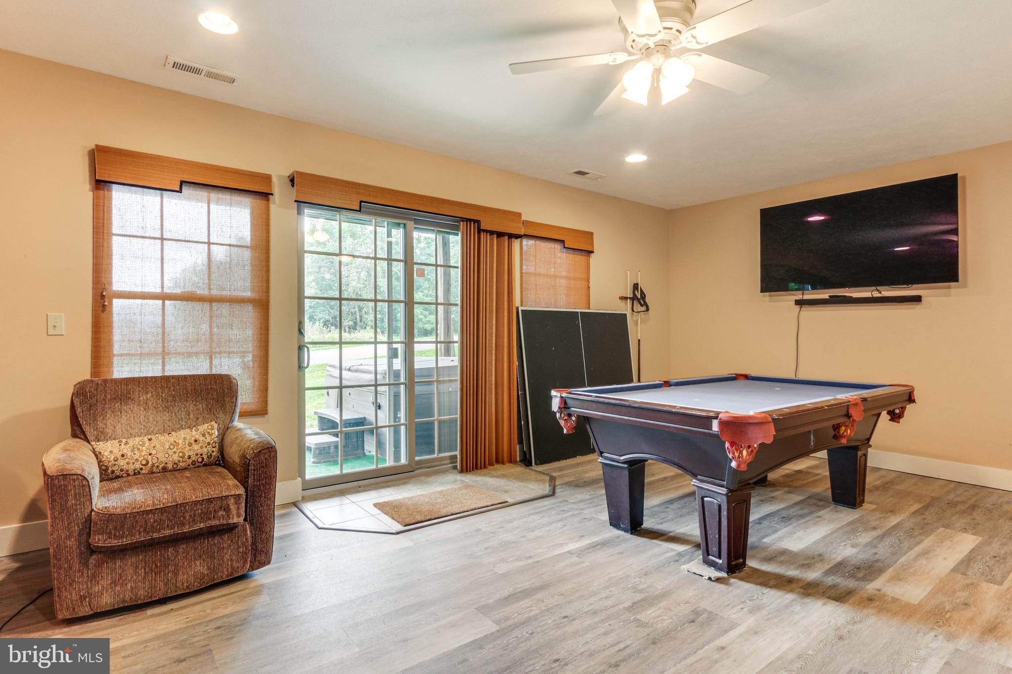 NORTH LAKE VILLAGE - Residential