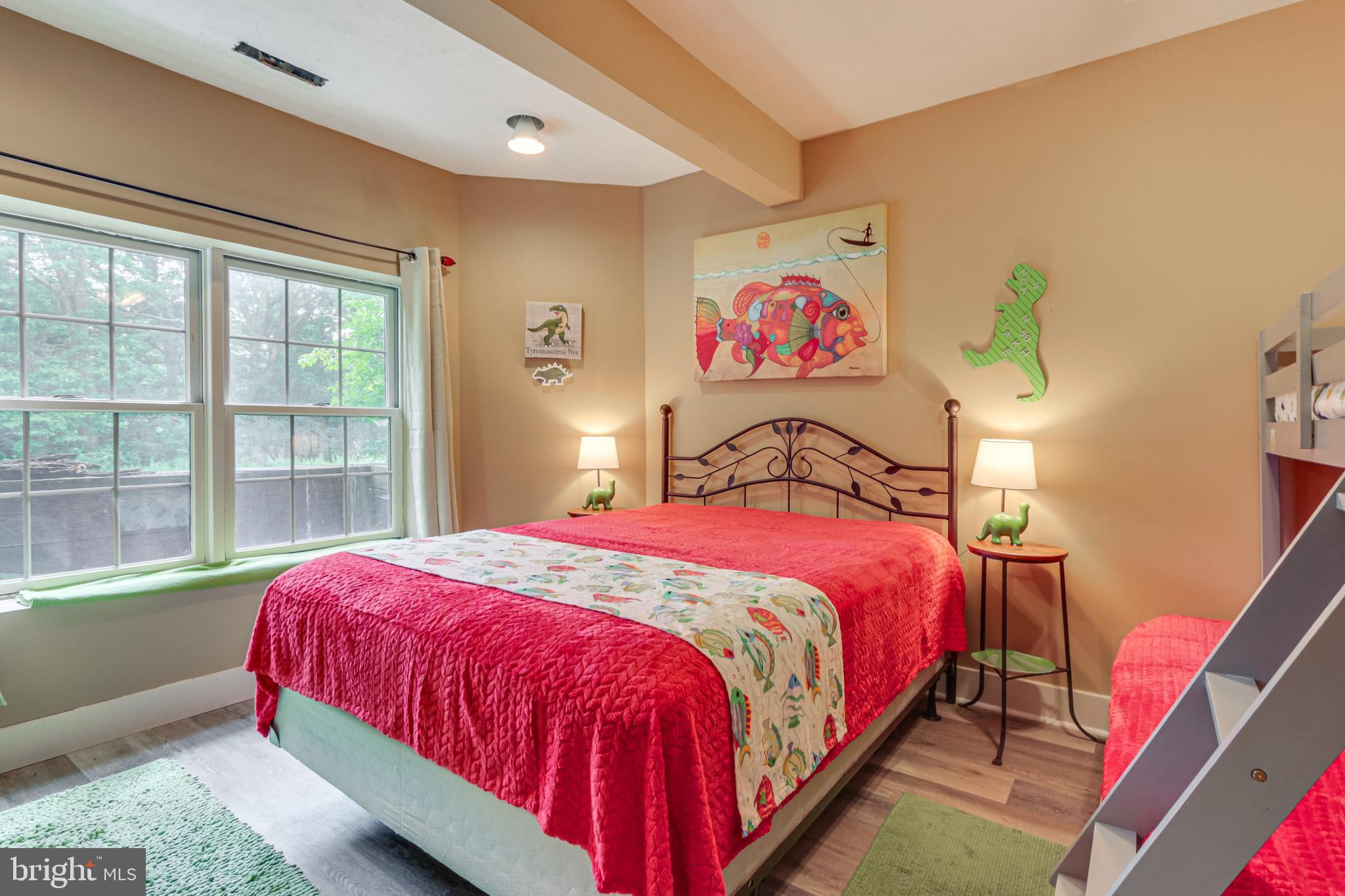 NORTH LAKE VILLAGE - Residential