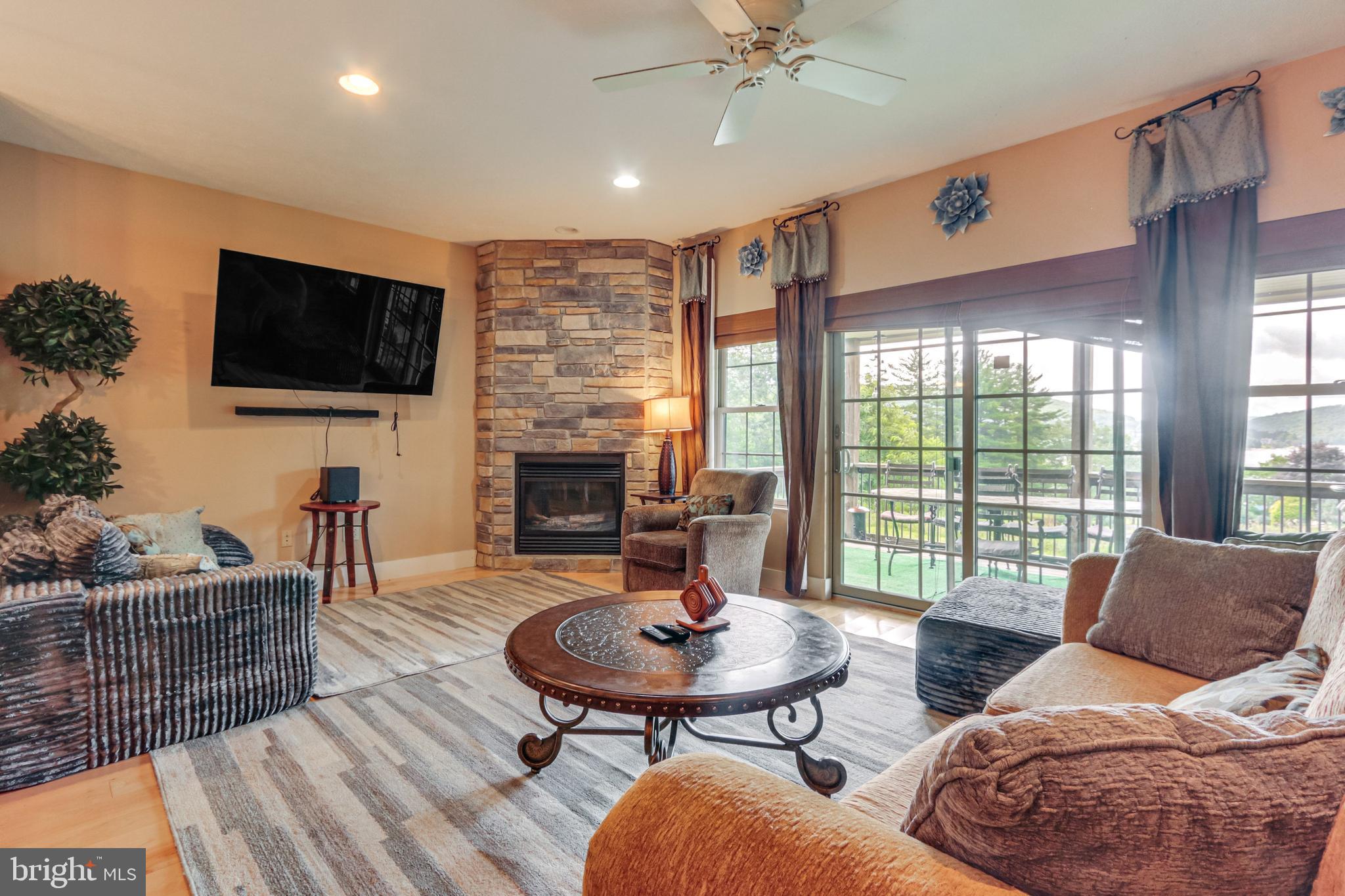 NORTH LAKE VILLAGE - Residential