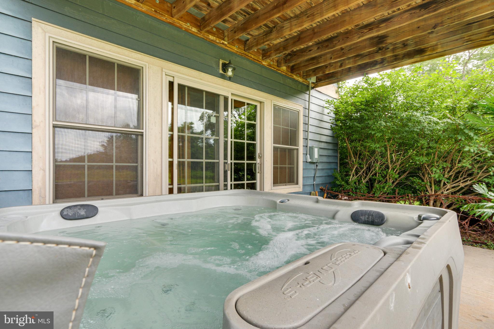 NORTH LAKE VILLAGE - Residential